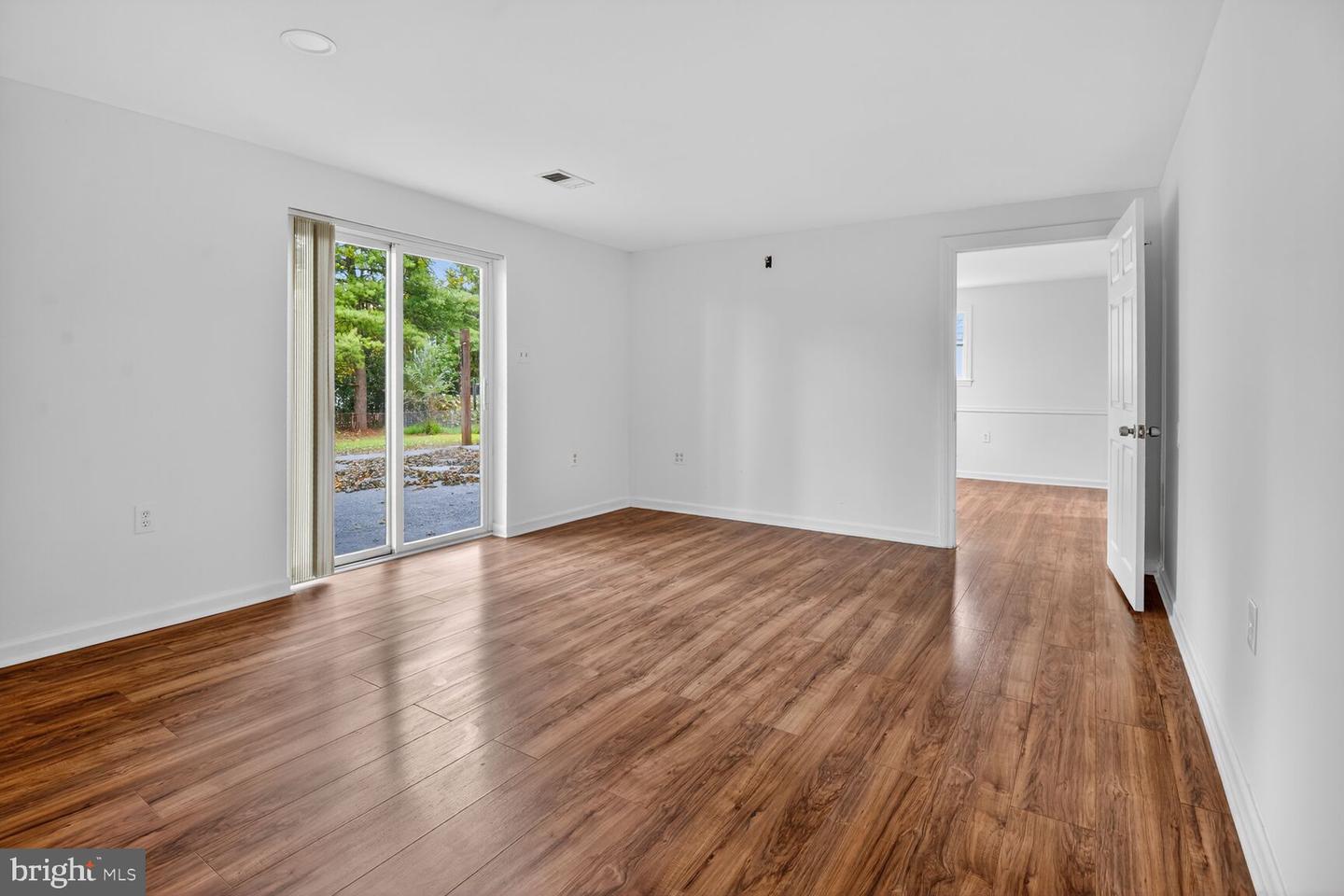 202 E GORDON ST, STERLING, Virginia 20164, 5 Bedrooms Bedrooms, ,2 BathroomsBathrooms,Residential,For sale,202 E GORDON ST,VALO2106642 MLS # VALO2106642