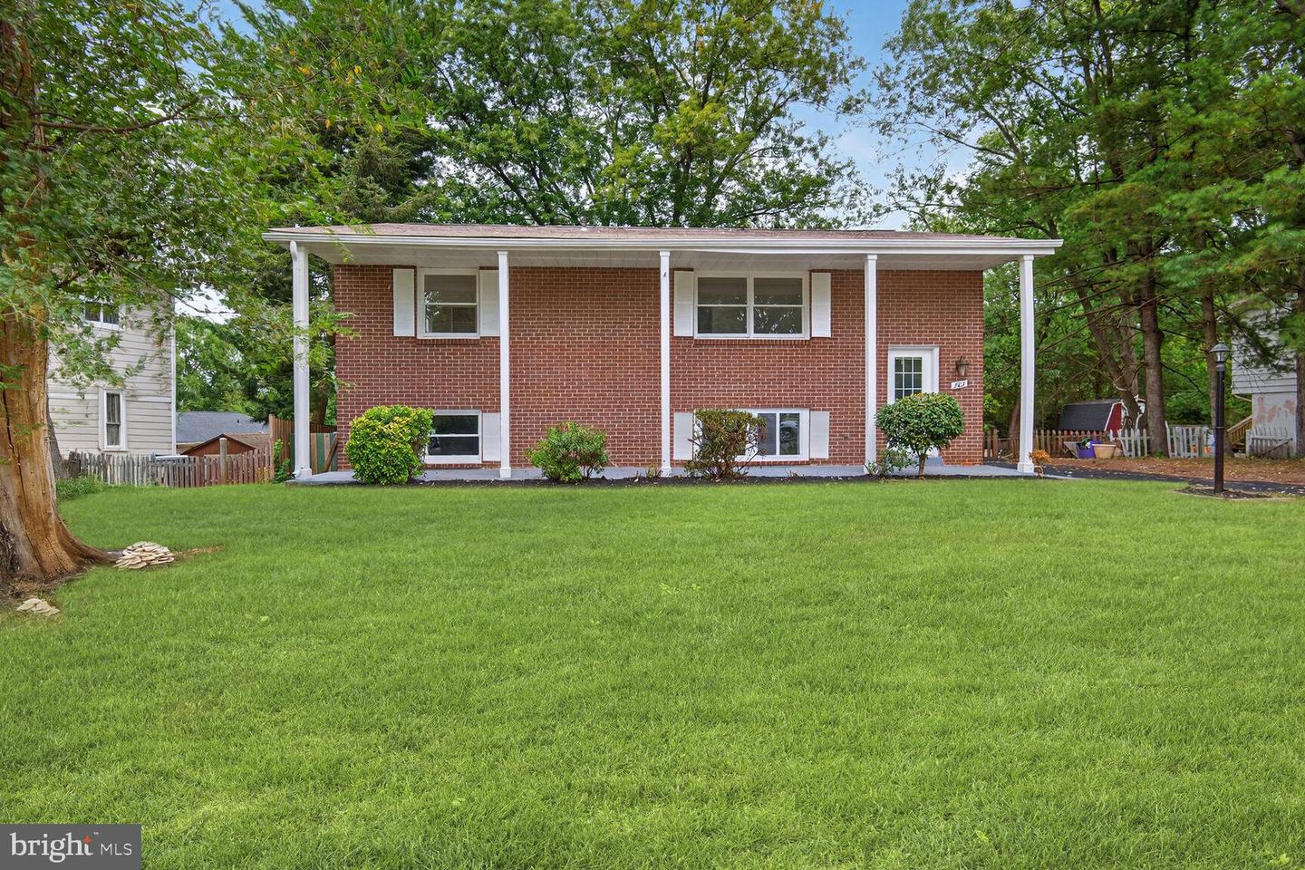 202 E GORDON ST, STERLING, Virginia 20164, 5 Bedrooms Bedrooms, ,2 BathroomsBathrooms,Residential,For sale,202 E GORDON ST,VALO2106642 MLS # VALO2106642