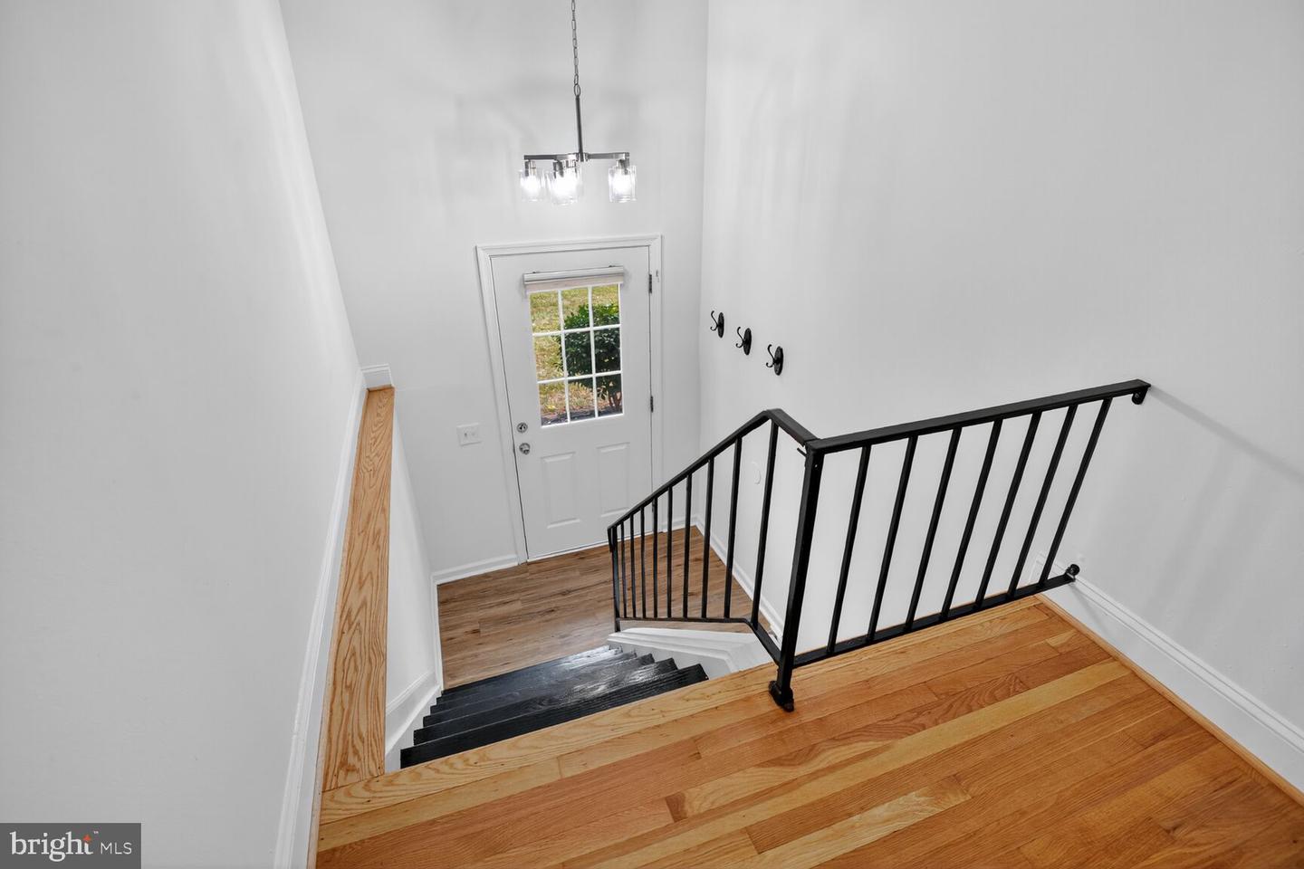 202 E GORDON ST, STERLING, Virginia 20164, 5 Bedrooms Bedrooms, ,2 BathroomsBathrooms,Residential,For sale,202 E GORDON ST,VALO2106642 MLS # VALO2106642