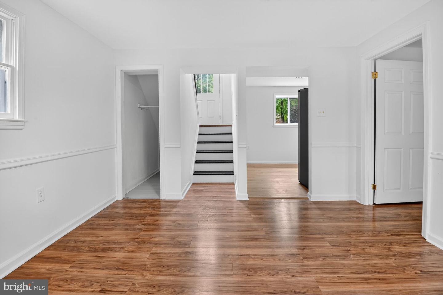 202 E GORDON ST, STERLING, Virginia 20164, 5 Bedrooms Bedrooms, ,2 BathroomsBathrooms,Residential,For sale,202 E GORDON ST,VALO2106642 MLS # VALO2106642