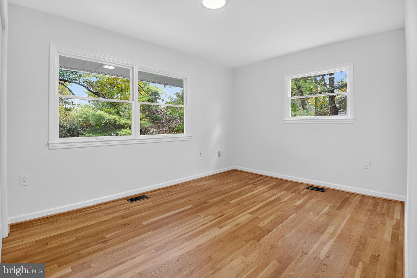 202 E GORDON ST, STERLING, Virginia 20164, 5 Bedrooms Bedrooms, ,2 BathroomsBathrooms,Residential,For sale,202 E GORDON ST,VALO2106642 MLS # VALO2106642