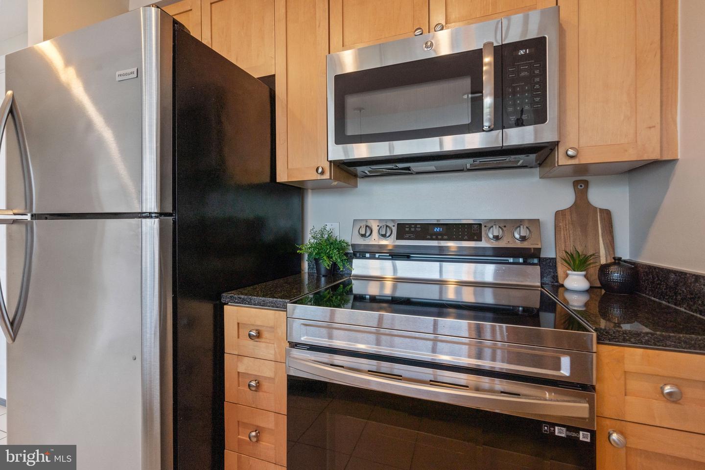 2001 15TH ST N #306, ARLINGTON, Virginia 22201, 2 Bedrooms Bedrooms, ,2 BathroomsBathrooms,Residential,For sale,2001 15TH ST N #306,VAAR2063484 MLS # VAAR2063484