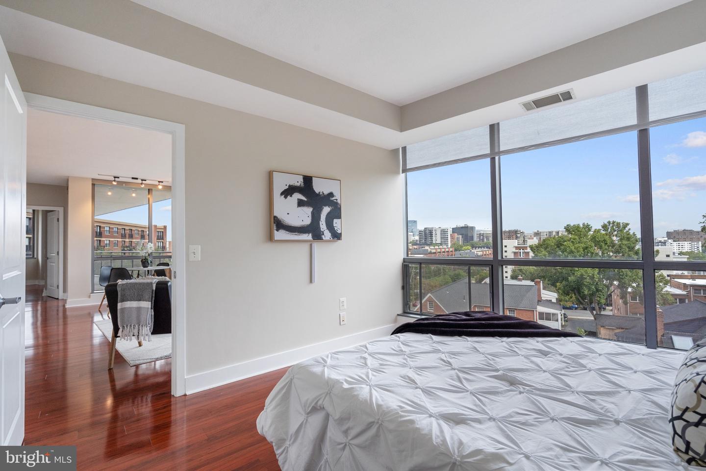 2001 15TH ST N #306, ARLINGTON, Virginia 22201, 2 Bedrooms Bedrooms, ,2 BathroomsBathrooms,Residential,For sale,2001 15TH ST N #306,VAAR2063484 MLS # VAAR2063484