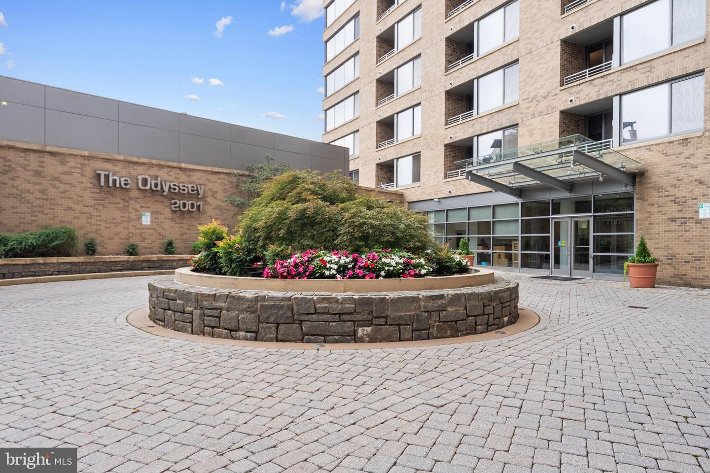2001 15TH ST N #306, ARLINGTON, Virginia 22201, 2 Bedrooms Bedrooms, ,2 BathroomsBathrooms,Residential,For sale,2001 15TH ST N #306,VAAR2063484 MLS # VAAR2063484