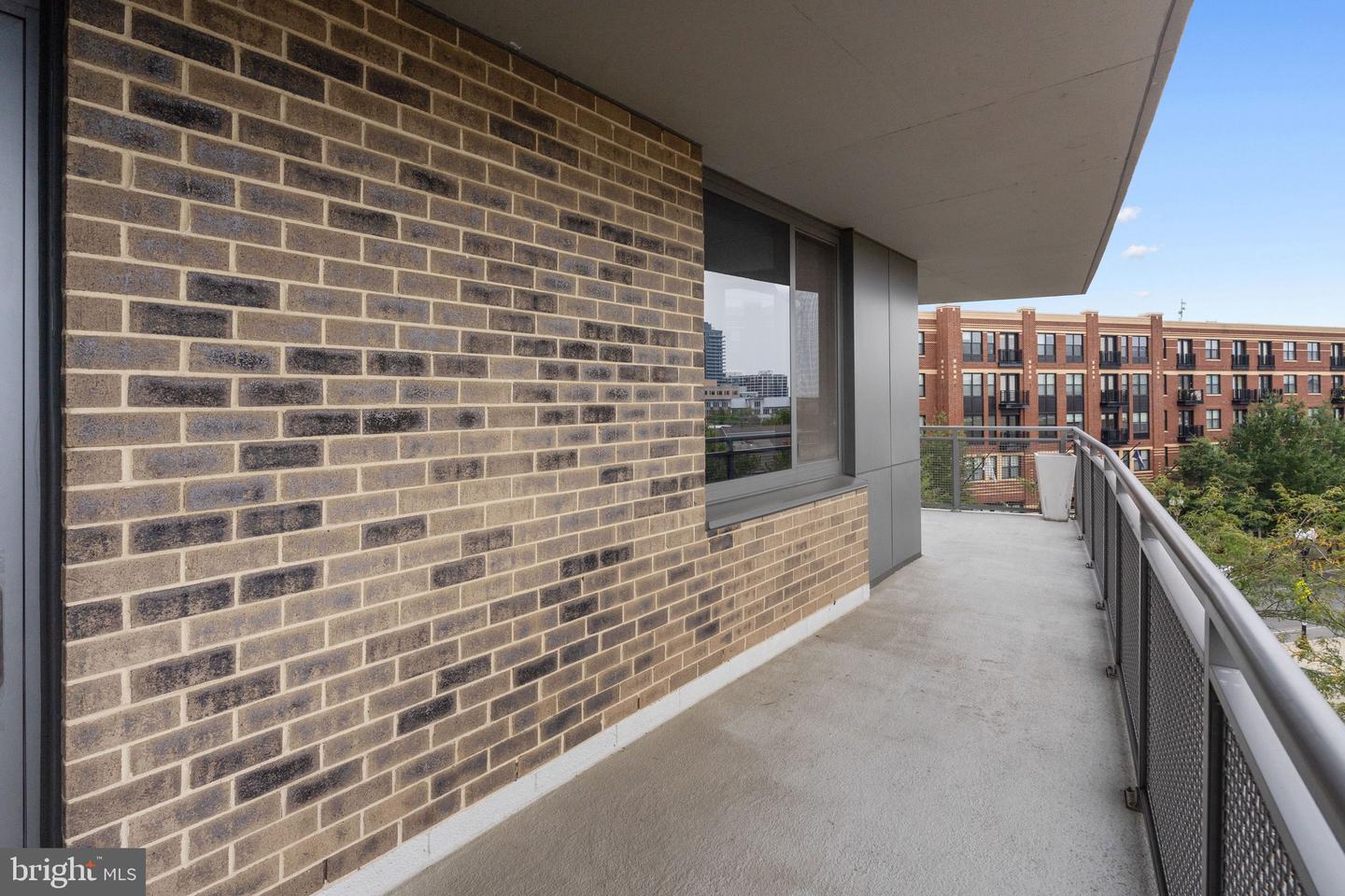 2001 15TH ST N #306, ARLINGTON, Virginia 22201, 2 Bedrooms Bedrooms, ,2 BathroomsBathrooms,Residential,For sale,2001 15TH ST N #306,VAAR2063484 MLS # VAAR2063484