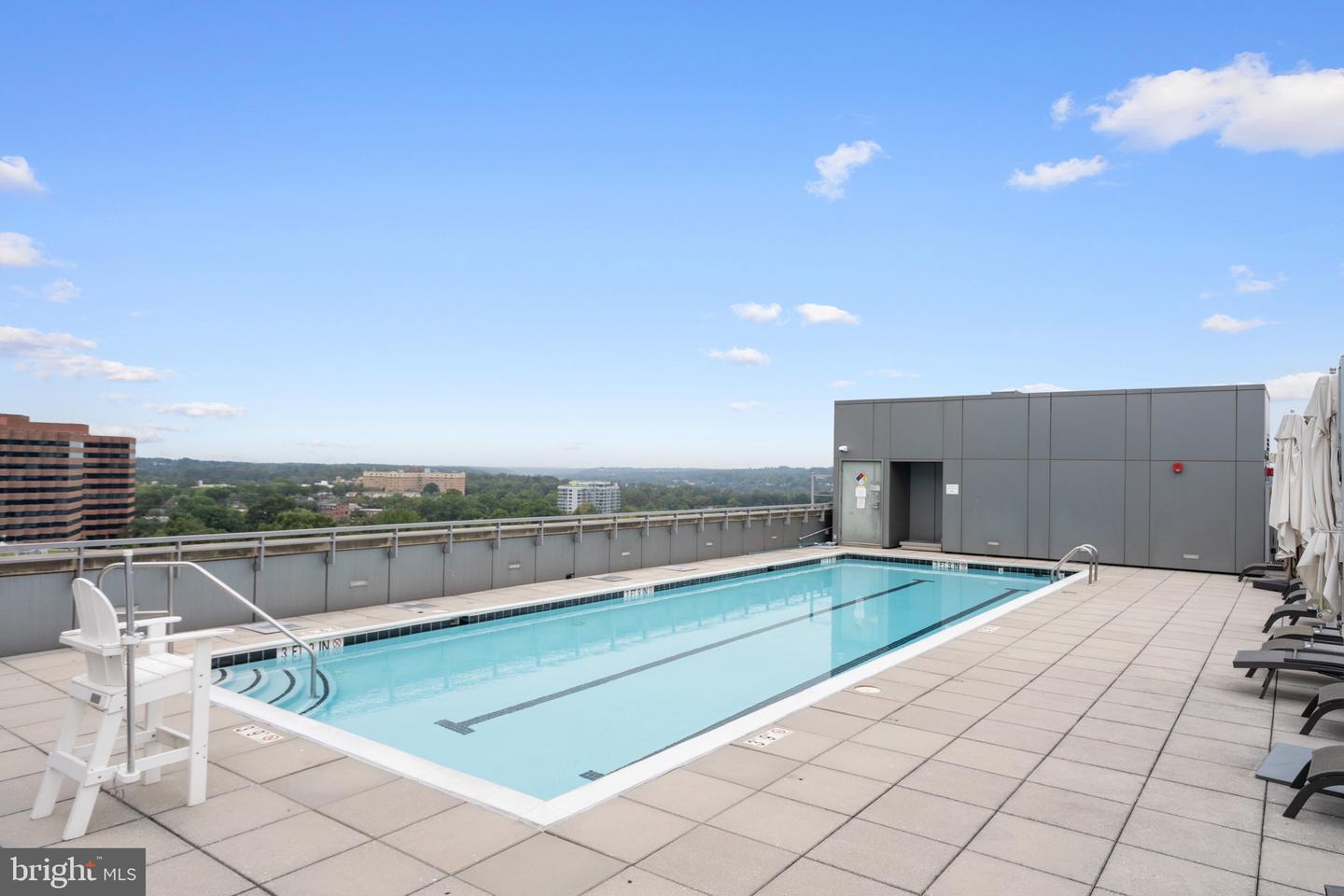 2001 15TH ST N #306, ARLINGTON, Virginia 22201, 2 Bedrooms Bedrooms, ,2 BathroomsBathrooms,Residential,For sale,2001 15TH ST N #306,VAAR2063484 MLS # VAAR2063484
