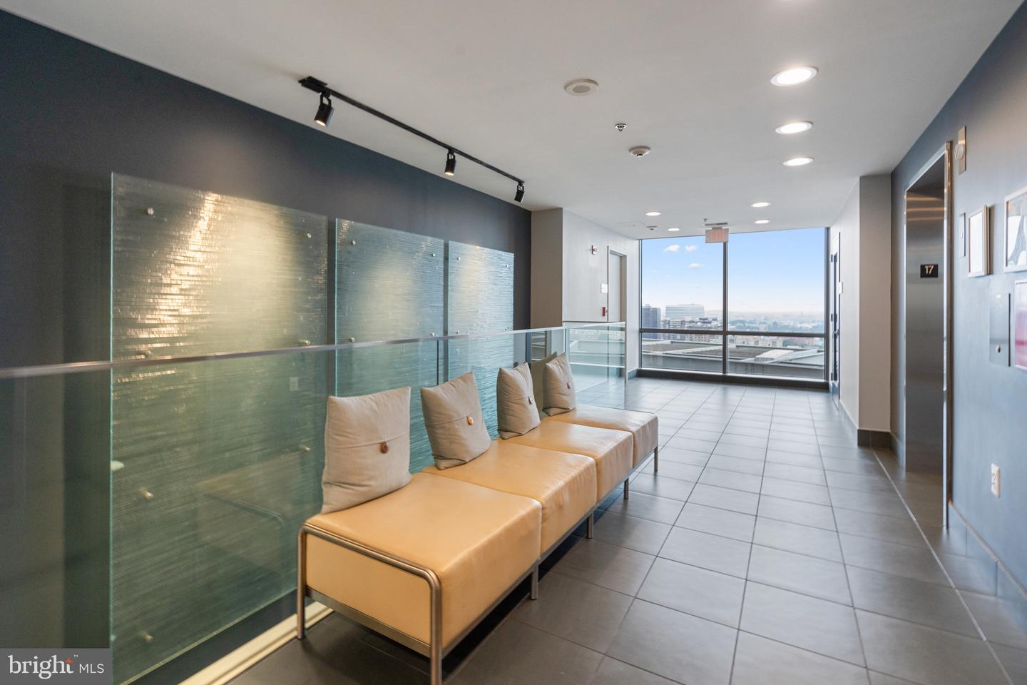 2001 15TH ST N #306, ARLINGTON, Virginia 22201, 2 Bedrooms Bedrooms, ,2 BathroomsBathrooms,Residential,For sale,2001 15TH ST N #306,VAAR2063484 MLS # VAAR2063484