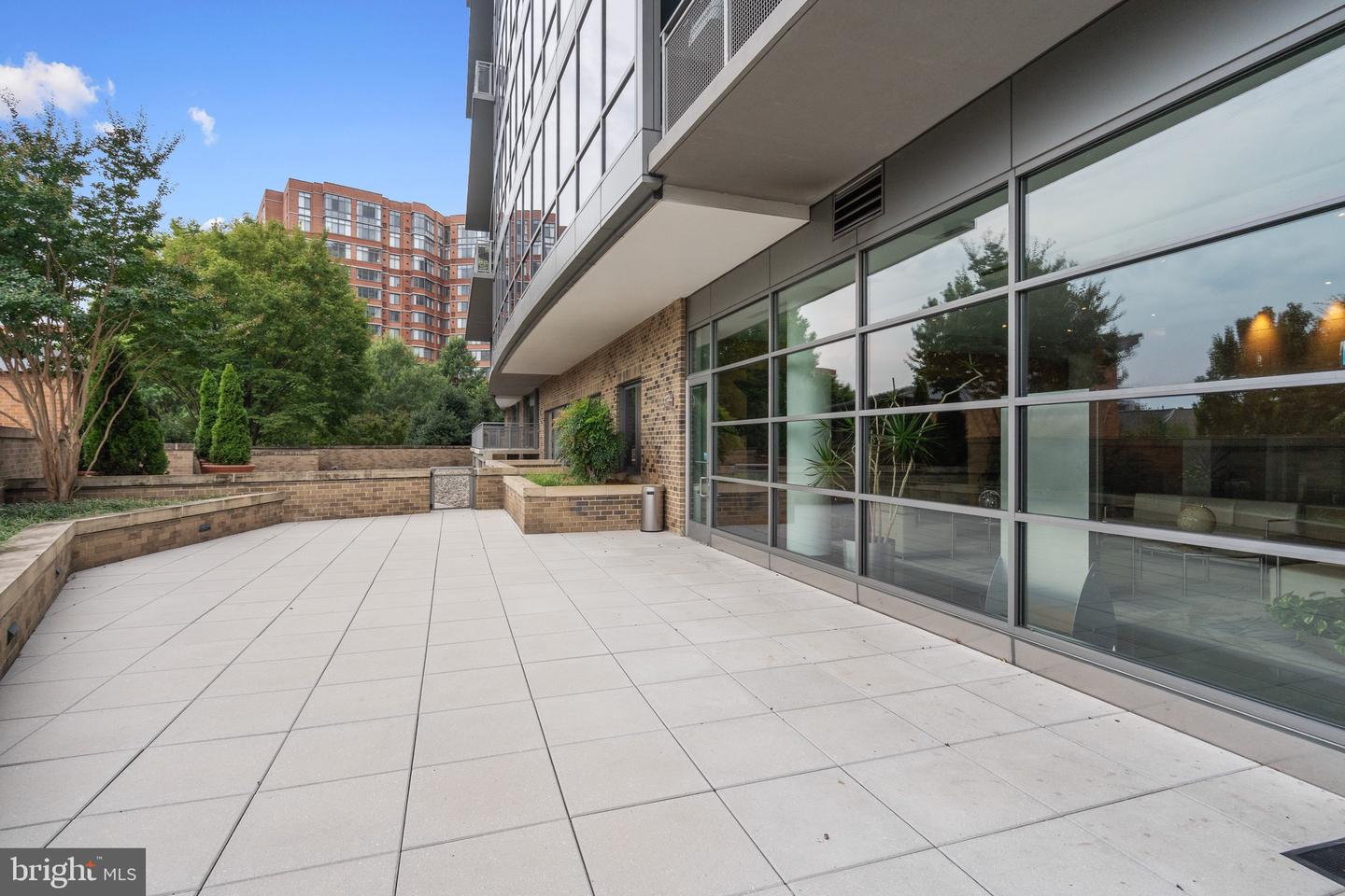 2001 15TH ST N #306, ARLINGTON, Virginia 22201, 2 Bedrooms Bedrooms, ,2 BathroomsBathrooms,Residential,For sale,2001 15TH ST N #306,VAAR2063484 MLS # VAAR2063484