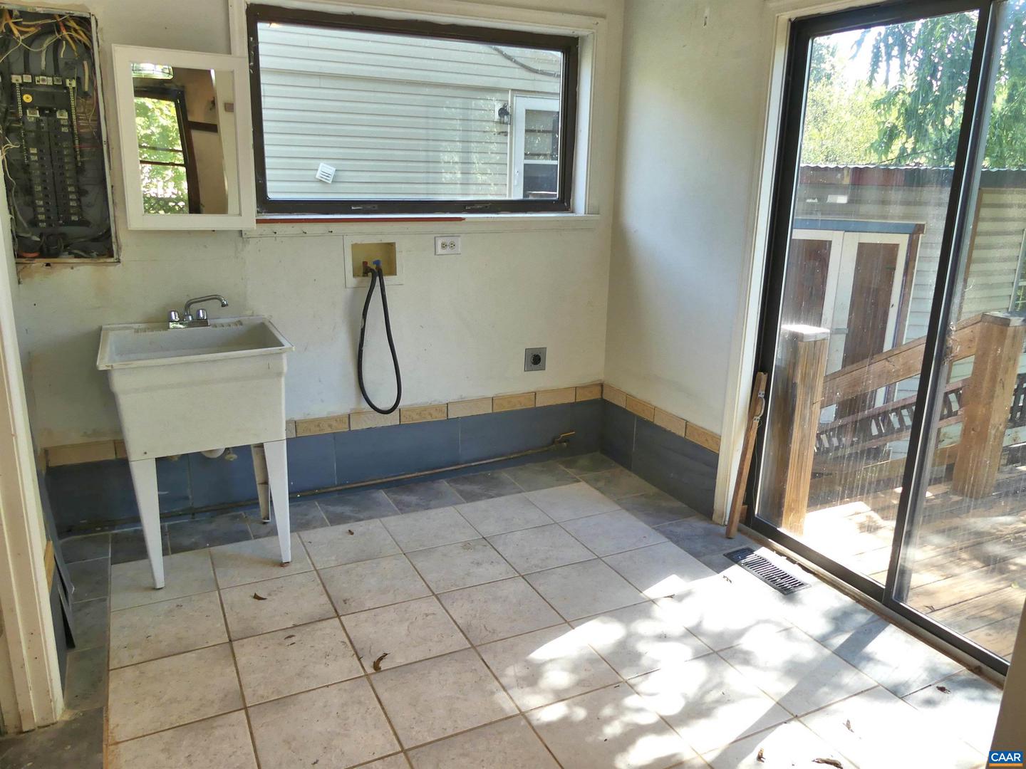 908 RIVES ST, CHARLOTTESVILLE, Virginia 22902, 3 Bedrooms Bedrooms, ,3 BathroomsBathrooms,Residential,For sale,908 RIVES ST,668825 MLS # 668825
