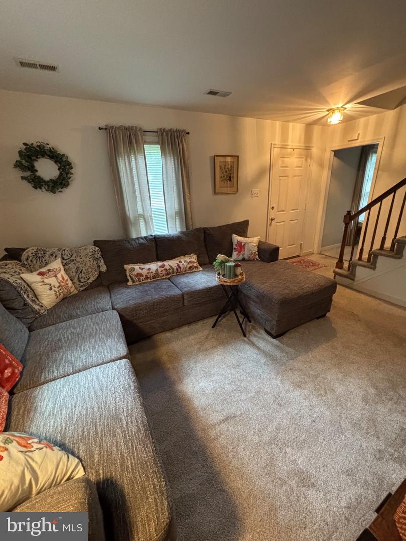 9728 COUNTRY WAY RD, GLEN ALLEN, Virginia 23060, 3 Bedrooms Bedrooms, 9 Rooms Rooms,2 BathroomsBathrooms,Residential,For sale,9728 COUNTRY WAY RD,VAHN2001062 MLS # VAHN2001062