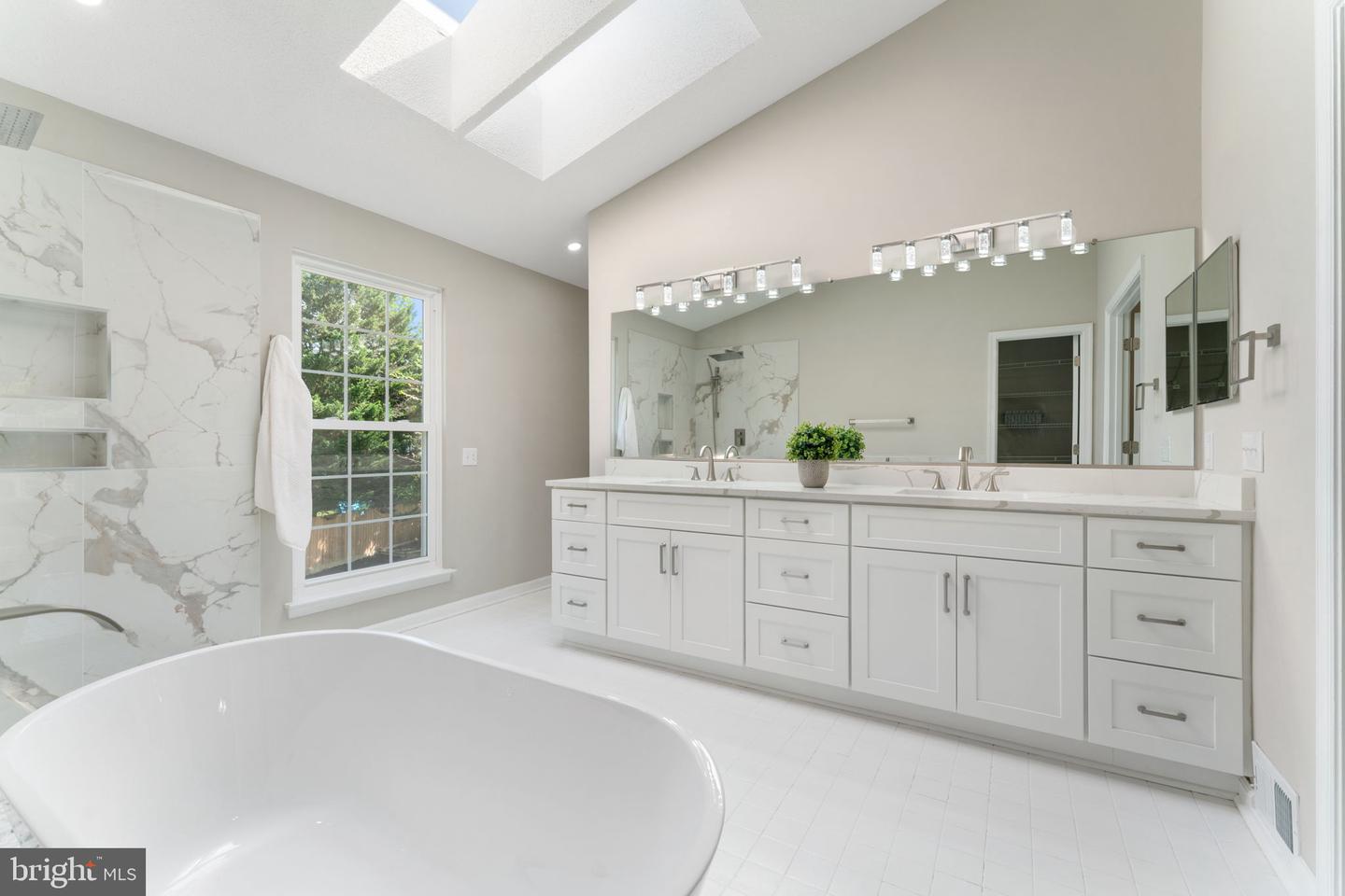 7033 BEDROCK RD, ALEXANDRIA, Virginia 22306, 4 Bedrooms Bedrooms, ,2 BathroomsBathrooms,Residential,For sale,7033 BEDROCK RD,VAFX2266780 MLS # VAFX2266780