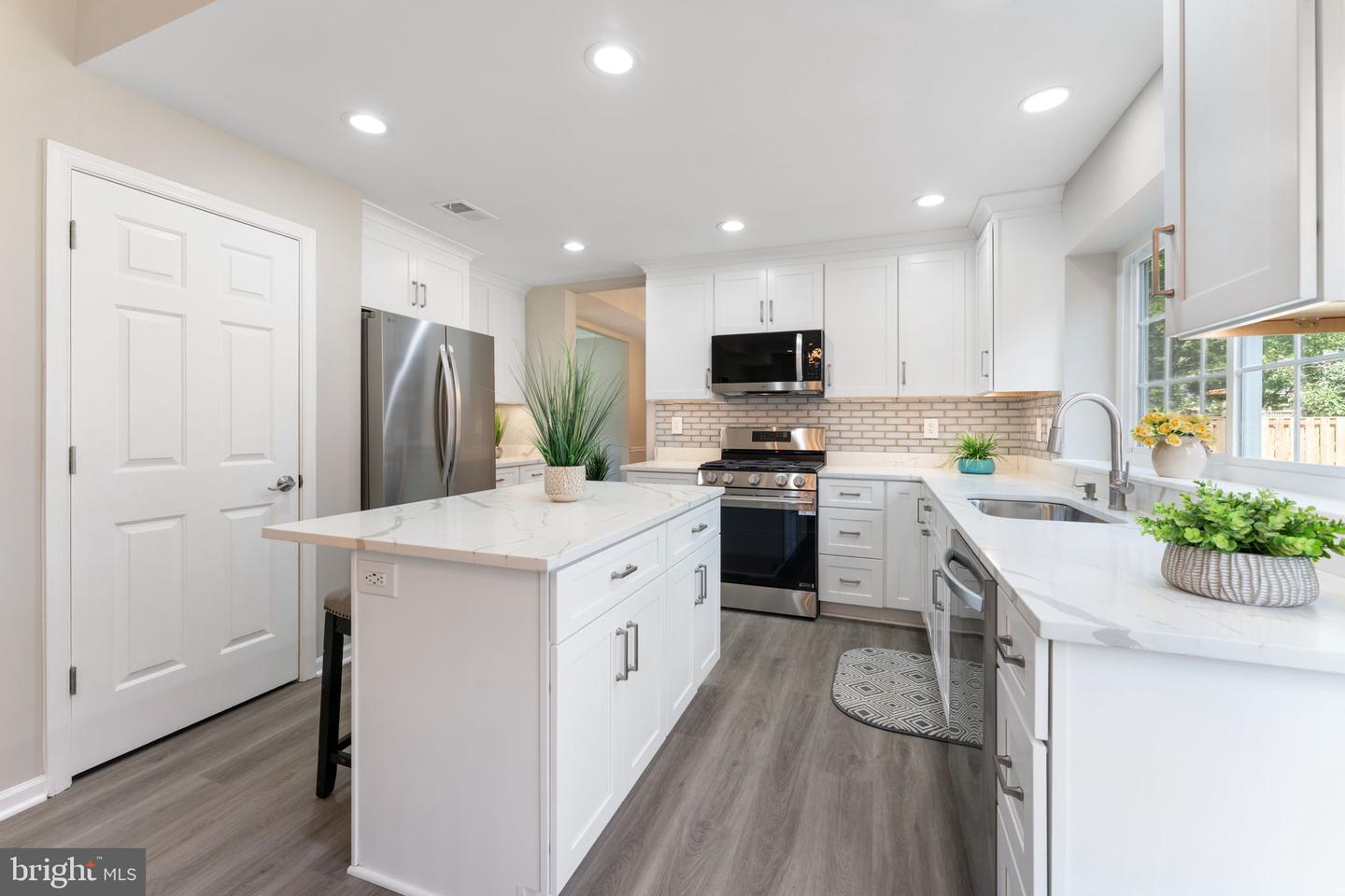 7033 BEDROCK RD, ALEXANDRIA, Virginia 22306, 4 Bedrooms Bedrooms, ,2 BathroomsBathrooms,Residential,For sale,7033 BEDROCK RD,VAFX2266780 MLS # VAFX2266780