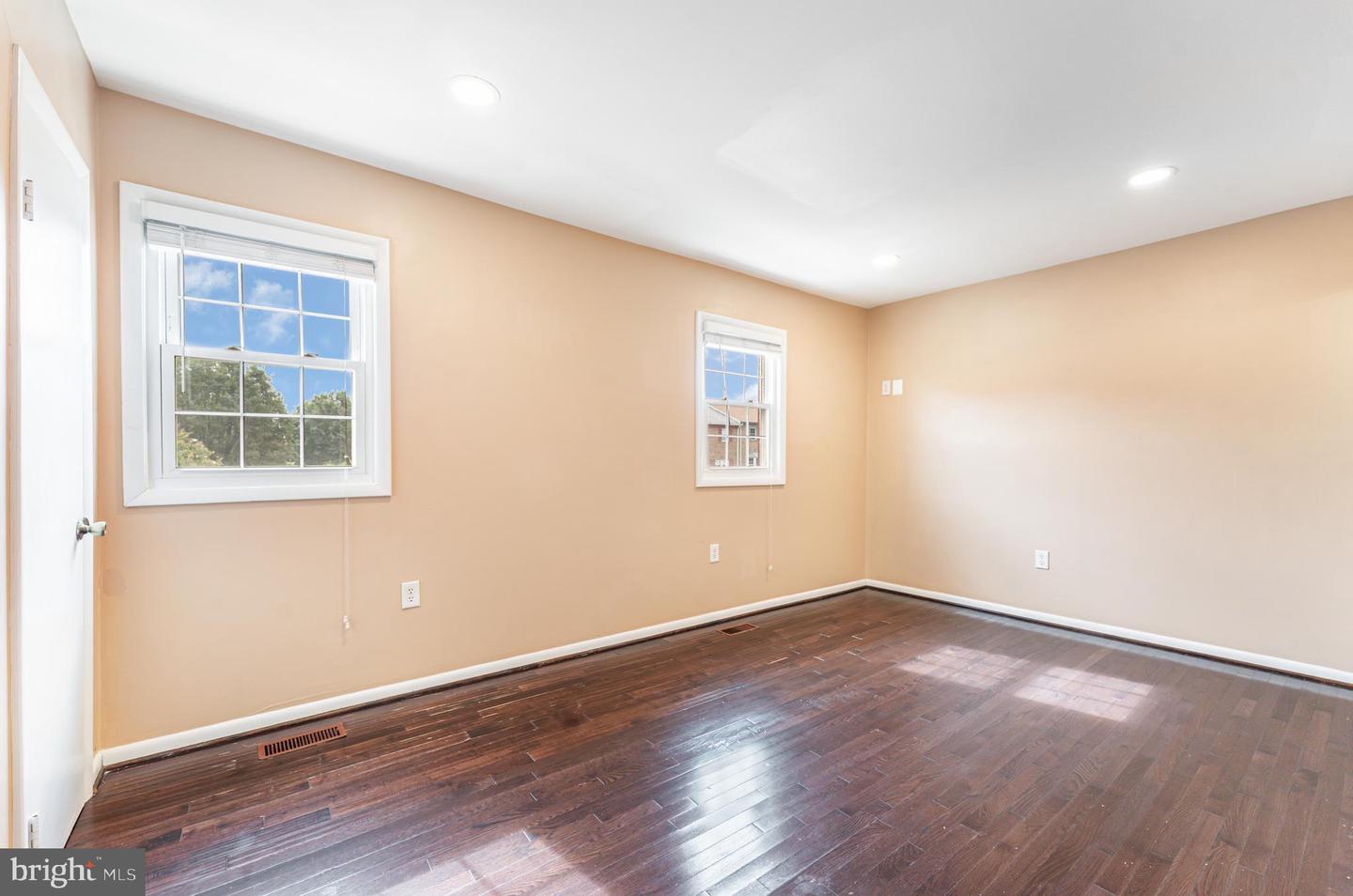 7432 LARNE LN, LORTON, Virginia 22079, 3 Bedrooms Bedrooms, ,3 BathroomsBathrooms,Residential,For sale,7432 LARNE LN,VAFX2267224 MLS # VAFX2267224