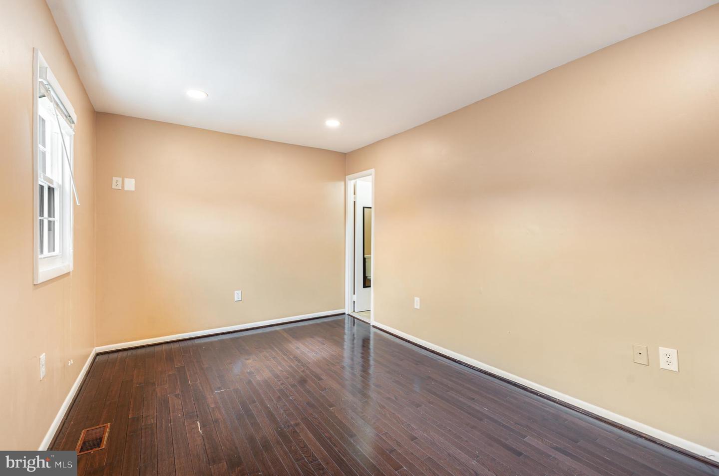 7432 LARNE LN, LORTON, Virginia 22079, 3 Bedrooms Bedrooms, ,3 BathroomsBathrooms,Residential,For sale,7432 LARNE LN,VAFX2267224 MLS # VAFX2267224