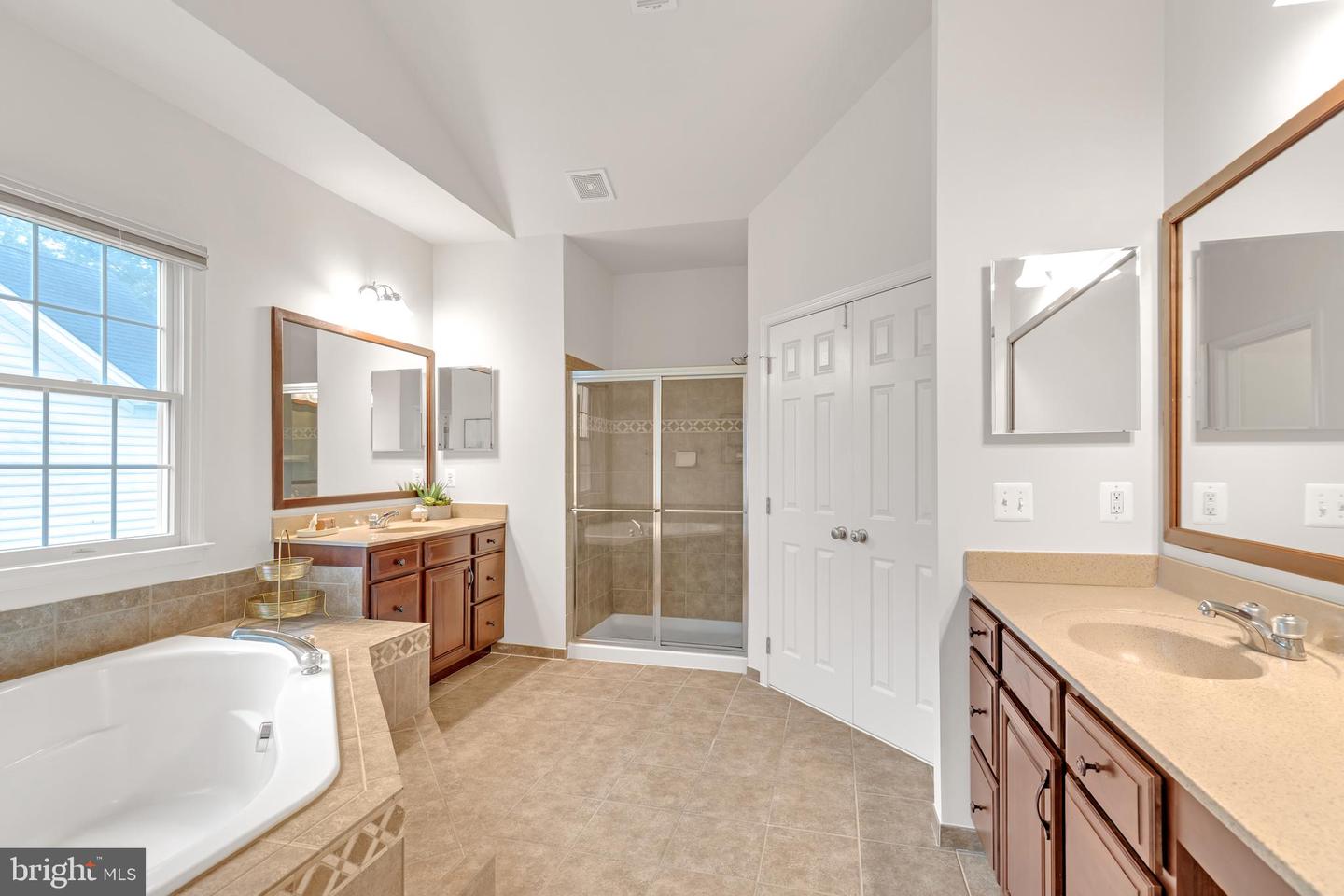 5232 JACOBS CREEK PL, HAYMARKET, Virginia 20169, 4 Bedrooms Bedrooms, ,4 BathroomsBathrooms,Residential,For sale,5232 JACOBS CREEK PL,VAPW2104048 MLS # VAPW2104048