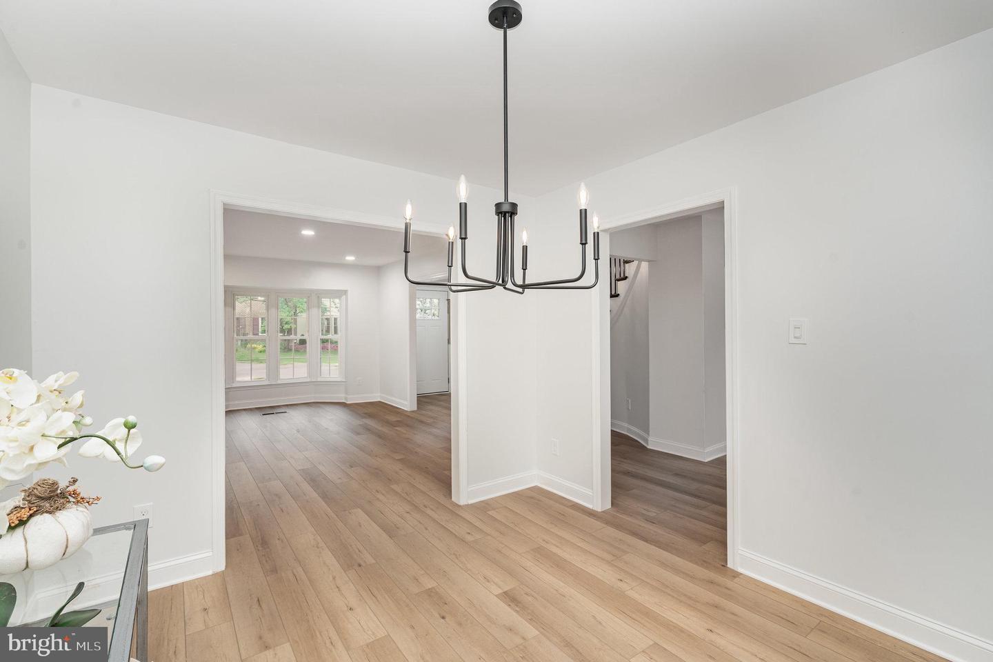 8507 LAKINHURST LN, SPRINGFIELD, Virginia 22152, 4 Bedrooms Bedrooms, ,3 BathroomsBathrooms,Residential,For sale,8507 LAKINHURST LN,VAFX2267722 MLS # VAFX2267722