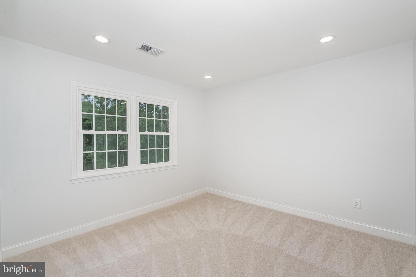 8507 LAKINHURST LN, SPRINGFIELD, Virginia 22152, 4 Bedrooms Bedrooms, ,3 BathroomsBathrooms,Residential,For sale,8507 LAKINHURST LN,VAFX2267722 MLS # VAFX2267722