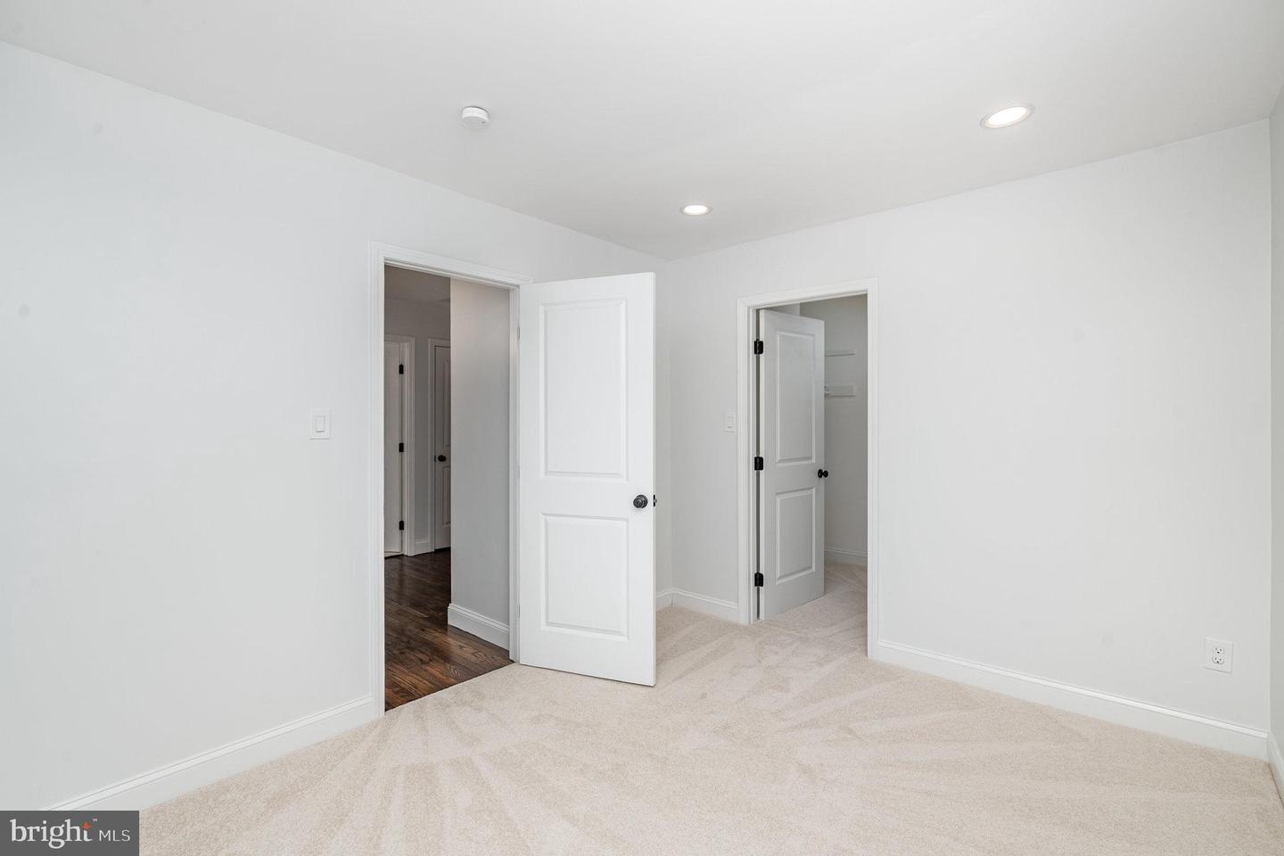 8507 LAKINHURST LN, SPRINGFIELD, Virginia 22152, 4 Bedrooms Bedrooms, ,3 BathroomsBathrooms,Residential,For sale,8507 LAKINHURST LN,VAFX2267722 MLS # VAFX2267722