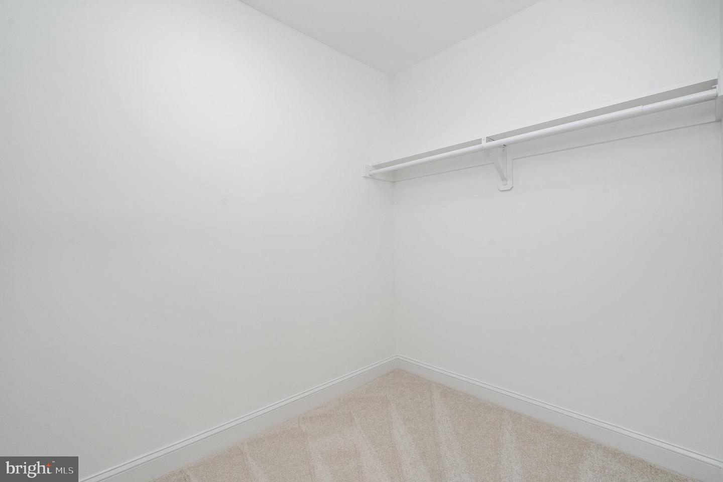 8507 LAKINHURST LN, SPRINGFIELD, Virginia 22152, 4 Bedrooms Bedrooms, ,3 BathroomsBathrooms,Residential,For sale,8507 LAKINHURST LN,VAFX2267722 MLS # VAFX2267722