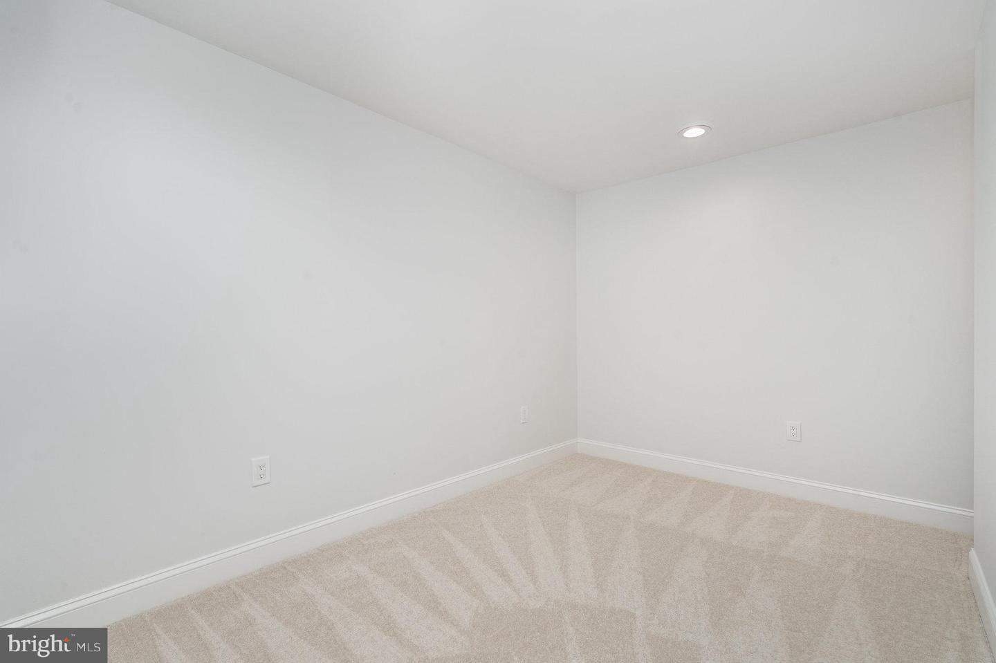 8507 LAKINHURST LN, SPRINGFIELD, Virginia 22152, 4 Bedrooms Bedrooms, ,3 BathroomsBathrooms,Residential,For sale,8507 LAKINHURST LN,VAFX2267722 MLS # VAFX2267722
