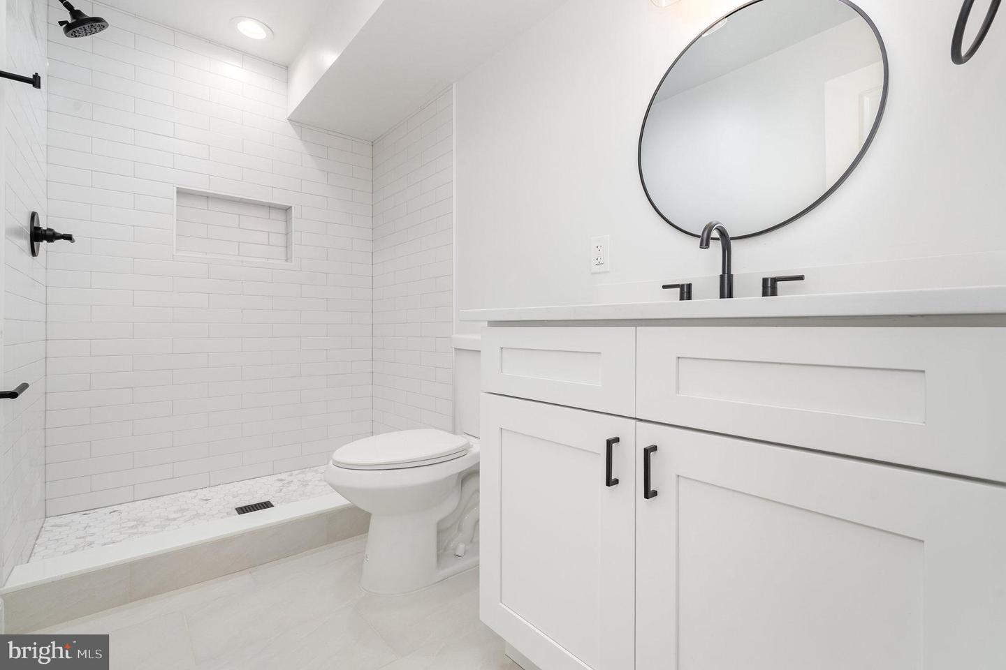 8507 LAKINHURST LN, SPRINGFIELD, Virginia 22152, 4 Bedrooms Bedrooms, ,3 BathroomsBathrooms,Residential,For sale,8507 LAKINHURST LN,VAFX2267722 MLS # VAFX2267722