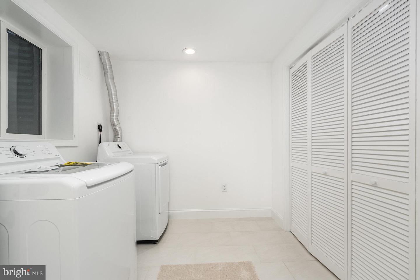 8507 LAKINHURST LN, SPRINGFIELD, Virginia 22152, 4 Bedrooms Bedrooms, ,3 BathroomsBathrooms,Residential,For sale,8507 LAKINHURST LN,VAFX2267722 MLS # VAFX2267722