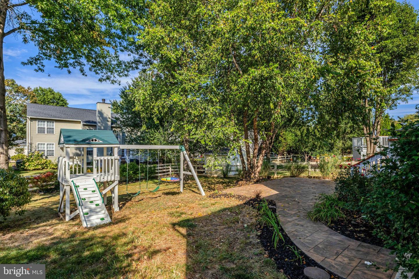 17331 ARROWOOD PL, ROUND HILL, Virginia 20141, 4 Bedrooms Bedrooms, ,2 BathroomsBathrooms,Residential,For sale,17331 ARROWOOD PL,VALO2107050 MLS # VALO2107050