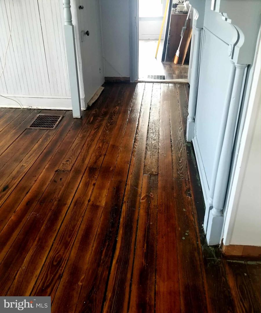 962 WADESVILLE RD, BERRYVILLE, Virginia 22611, 3 Bedrooms Bedrooms, 12 Rooms Rooms,2 BathroomsBathrooms,Farm,For sale,962 WADESVILLE RD,VACL2006108 MLS # VACL2006108