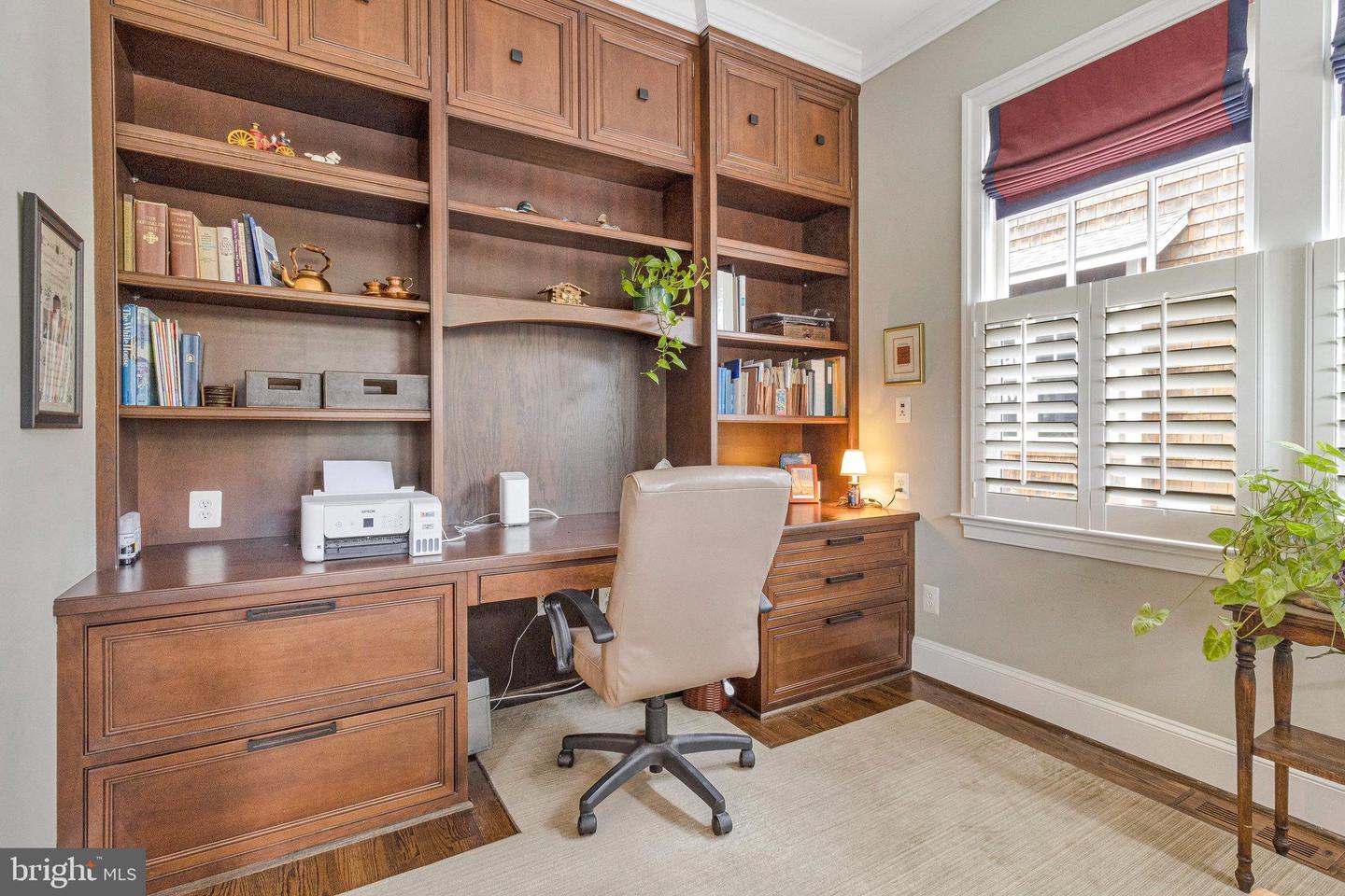 1318 N JACKSON ST N, ARLINGTON, Virginia 22201, 4 Bedrooms Bedrooms, ,5 BathroomsBathrooms,Residential,For sale,1318 N JACKSON ST N,VAAR2063832 MLS # VAAR2063832