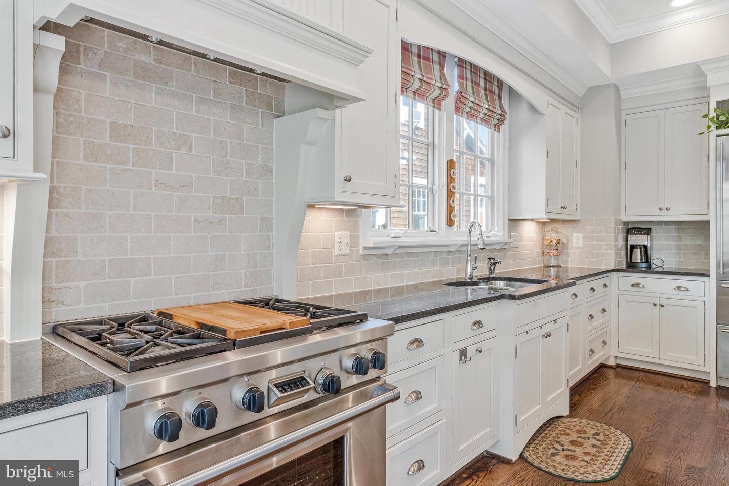 1318 N JACKSON ST N, ARLINGTON, Virginia 22201, 4 Bedrooms Bedrooms, ,5 BathroomsBathrooms,Residential,For sale,1318 N JACKSON ST N,VAAR2063832 MLS # VAAR2063832