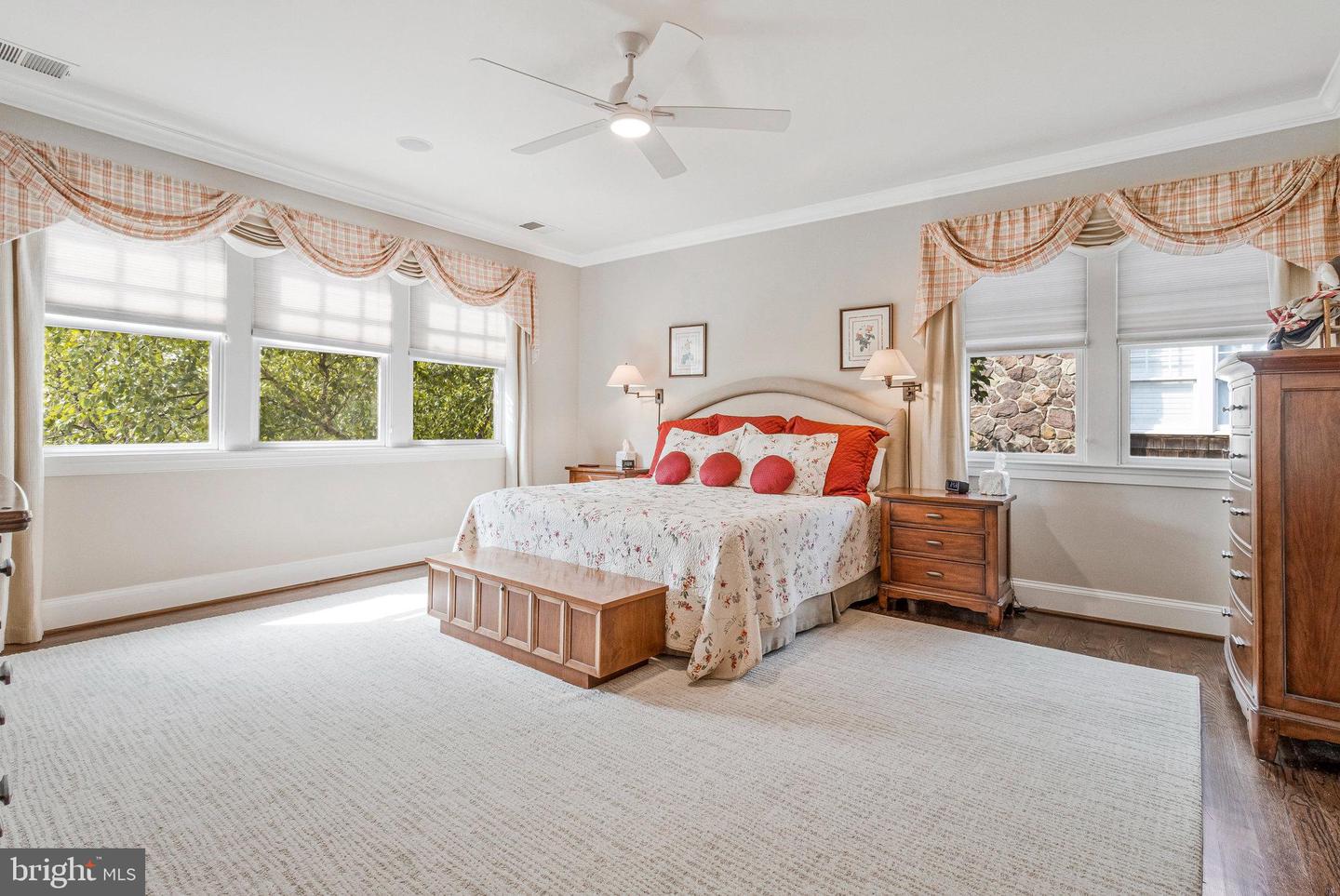 1318 N JACKSON ST N, ARLINGTON, Virginia 22201, 4 Bedrooms Bedrooms, ,5 BathroomsBathrooms,Residential,For sale,1318 N JACKSON ST N,VAAR2063832 MLS # VAAR2063832