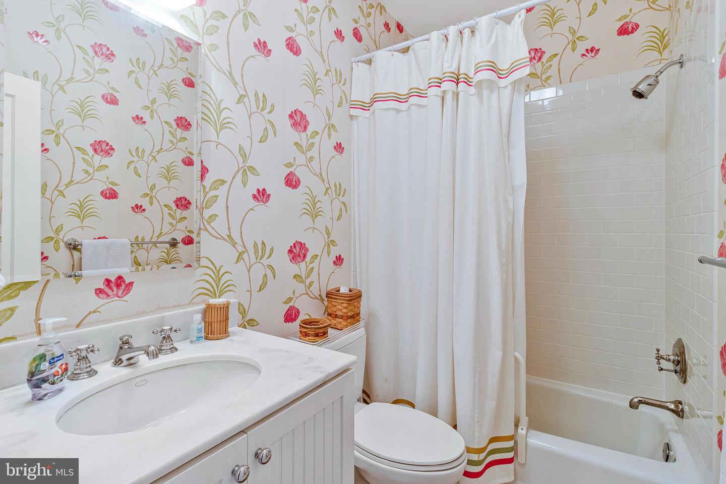 1318 N JACKSON ST N, ARLINGTON, Virginia 22201, 4 Bedrooms Bedrooms, ,5 BathroomsBathrooms,Residential,For sale,1318 N JACKSON ST N,VAAR2063832 MLS # VAAR2063832