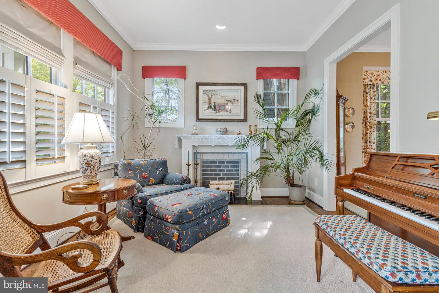 1318 N JACKSON ST N, ARLINGTON, Virginia 22201, 4 Bedrooms Bedrooms, ,5 BathroomsBathrooms,Residential,For sale,1318 N JACKSON ST N,VAAR2063832 MLS # VAAR2063832
