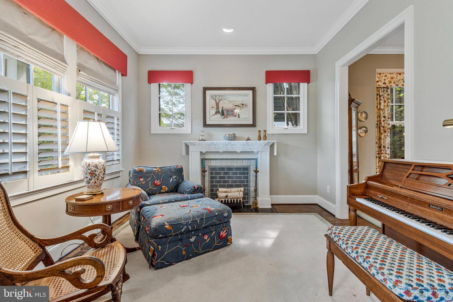 1318 N JACKSON ST N, ARLINGTON, Virginia 22201, 4 Bedrooms Bedrooms, ,5 BathroomsBathrooms,Residential,For sale,1318 N JACKSON ST N,VAAR2063832 MLS # VAAR2063832