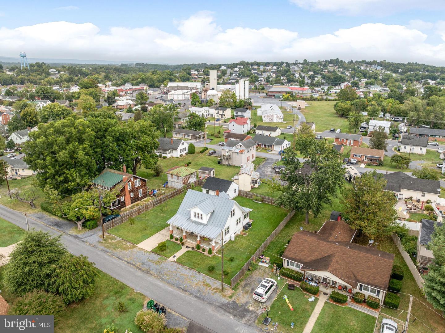 453 ZEA ST, STRASBURG, Virginia 22657, 4 Bedrooms Bedrooms, ,2 BathroomsBathrooms,Residential,For sale,453 ZEA ST,VASH2012542 MLS # VASH2012542