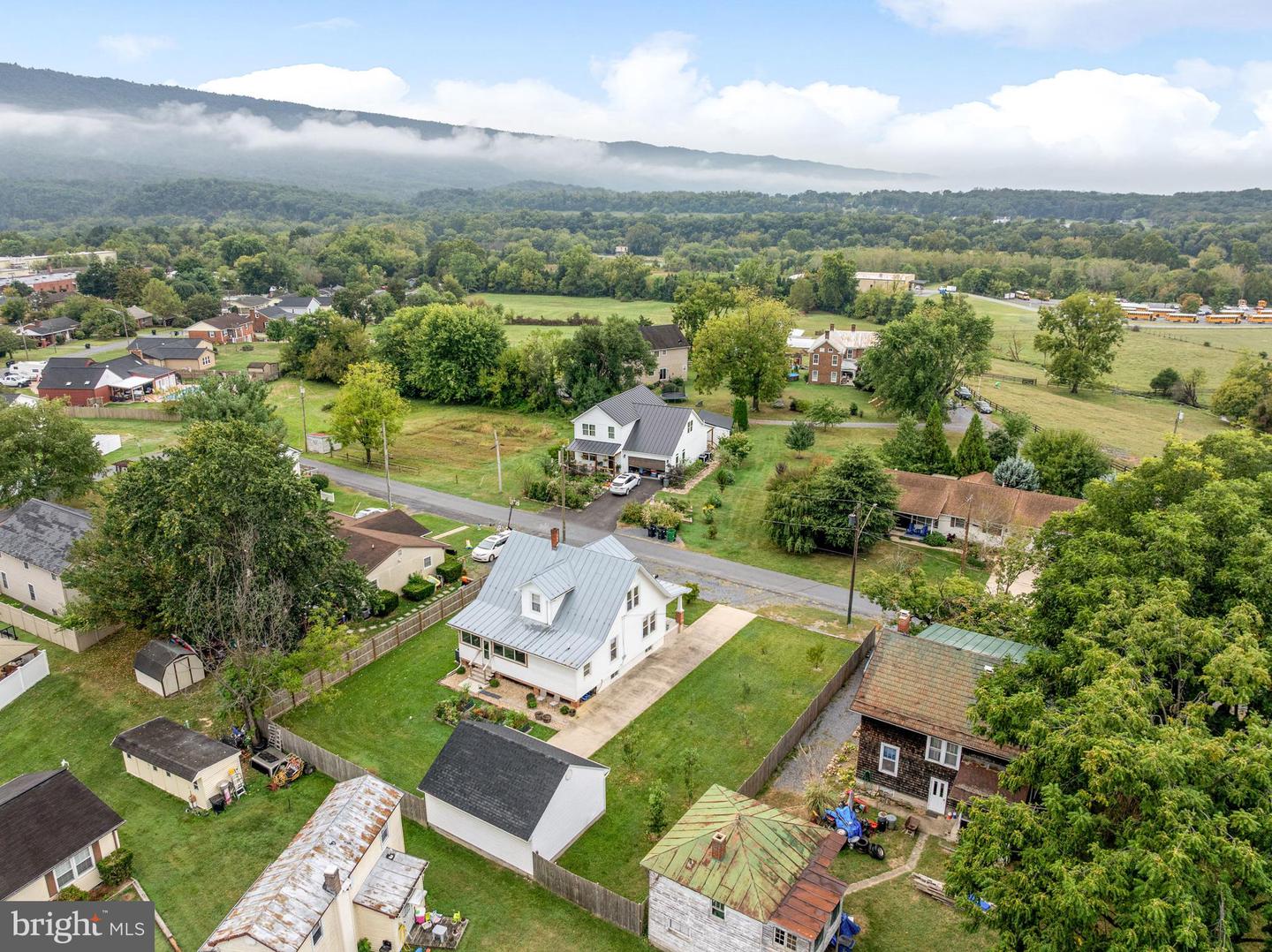 453 ZEA ST, STRASBURG, Virginia 22657, 4 Bedrooms Bedrooms, ,2 BathroomsBathrooms,Residential,For sale,453 ZEA ST,VASH2012542 MLS # VASH2012542