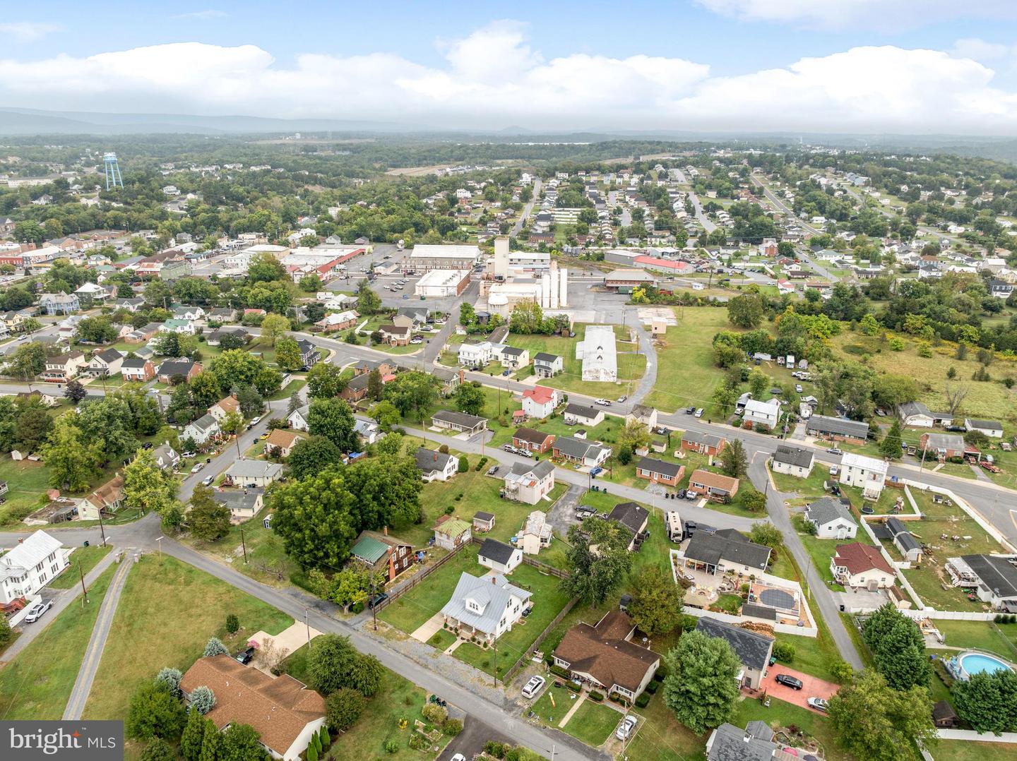 453 ZEA ST, STRASBURG, Virginia 22657, 4 Bedrooms Bedrooms, ,2 BathroomsBathrooms,Residential,For sale,453 ZEA ST,VASH2012542 MLS # VASH2012542