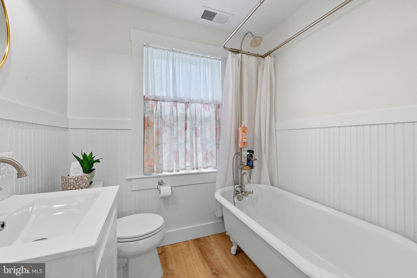 453 ZEA ST, STRASBURG, Virginia 22657, 4 Bedrooms Bedrooms, ,2 BathroomsBathrooms,Residential,For sale,453 ZEA ST,VASH2012542 MLS # VASH2012542