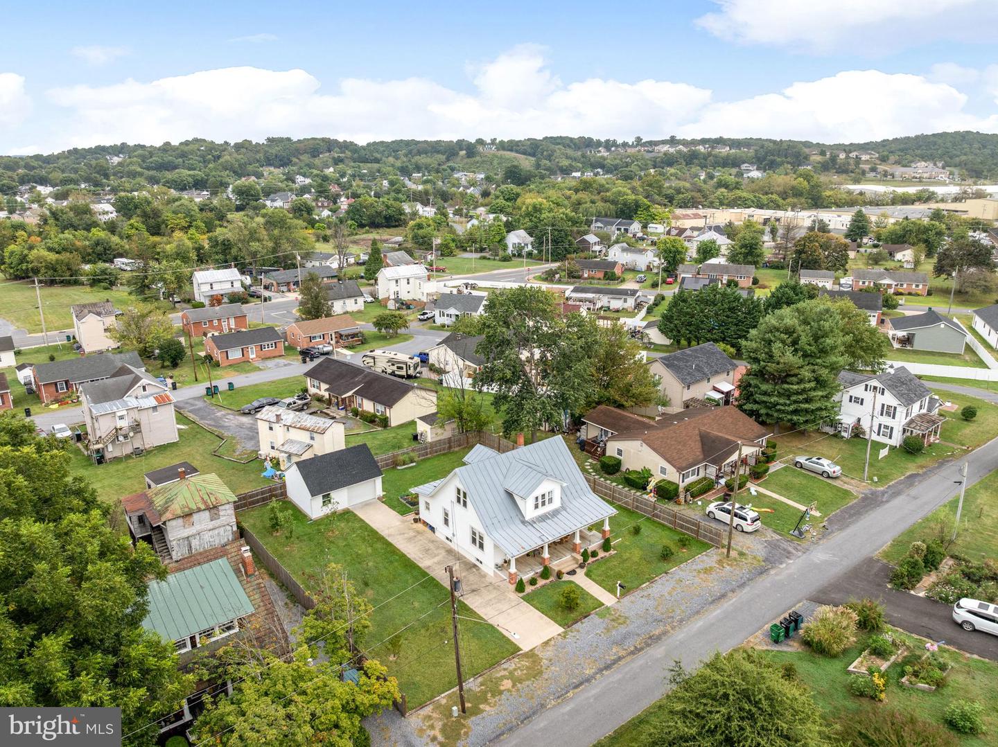 453 ZEA ST, STRASBURG, Virginia 22657, 4 Bedrooms Bedrooms, ,2 BathroomsBathrooms,Residential,For sale,453 ZEA ST,VASH2012542 MLS # VASH2012542