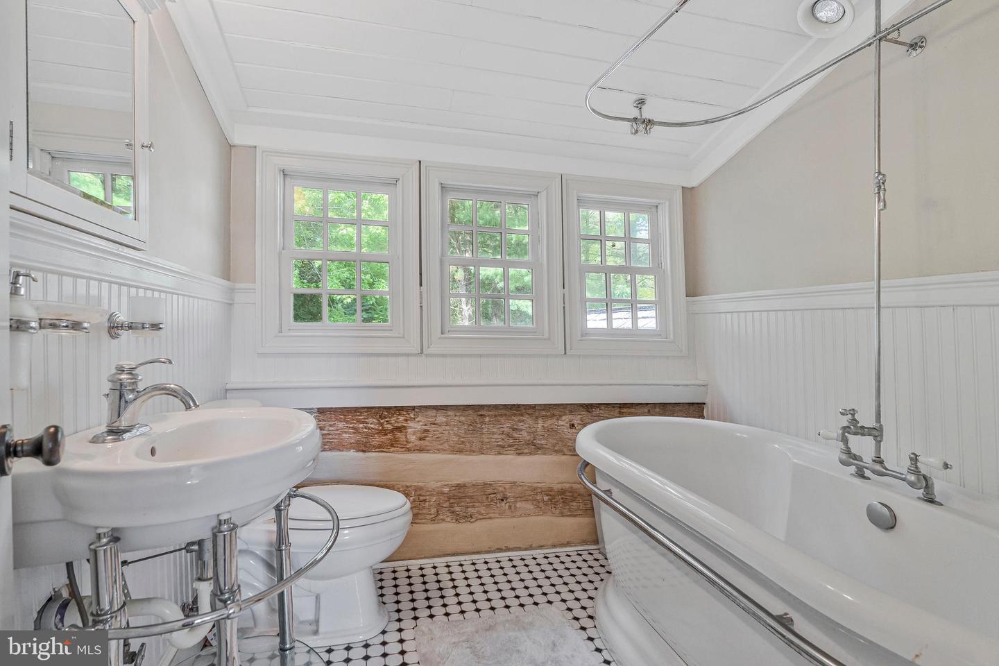 12519 MOUNTAIN RD, LOVETTSVILLE, Virginia 20180, 3 Bedrooms Bedrooms, ,2 BathroomsBathrooms,Residential,For sale,12519 MOUNTAIN RD,VALO2106946 MLS # VALO2106946