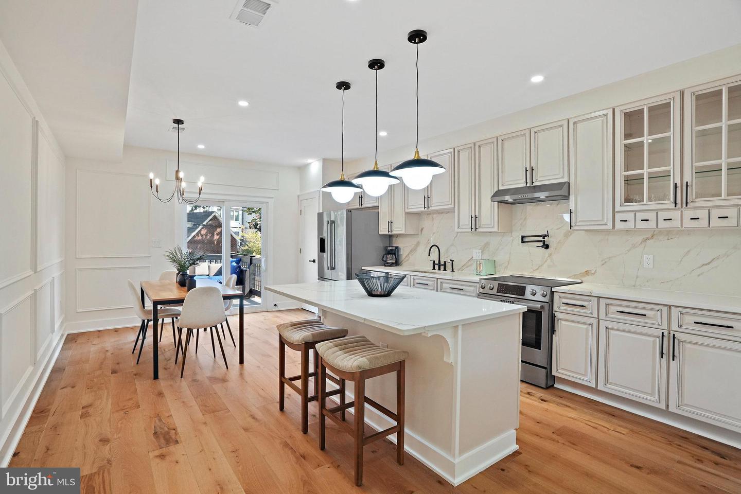 1404 MASSACHUSETTS AVE SE, WASHINGTON, District Of Columbia 20003, 4 Bedrooms Bedrooms, ,4 BathroomsBathrooms,Residential,For sale,1404 MASSACHUSETTS AVE SE,DCDC2222970 MLS # DCDC2222970