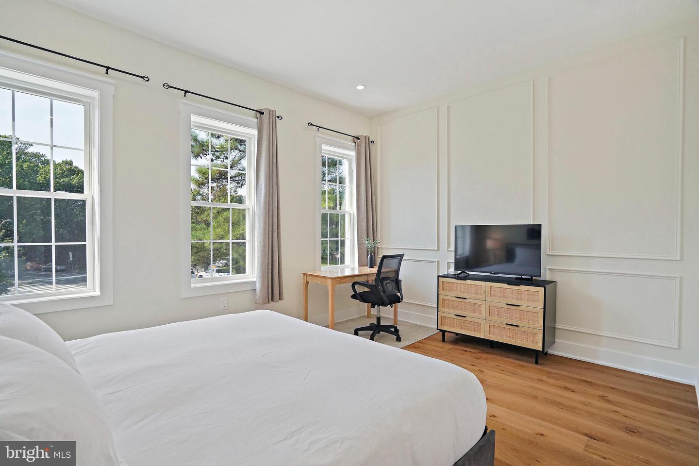1404 MASSACHUSETTS AVE SE, WASHINGTON, District Of Columbia 20003, 4 Bedrooms Bedrooms, ,4 BathroomsBathrooms,Residential,For sale,1404 MASSACHUSETTS AVE SE,DCDC2222970 MLS # DCDC2222970