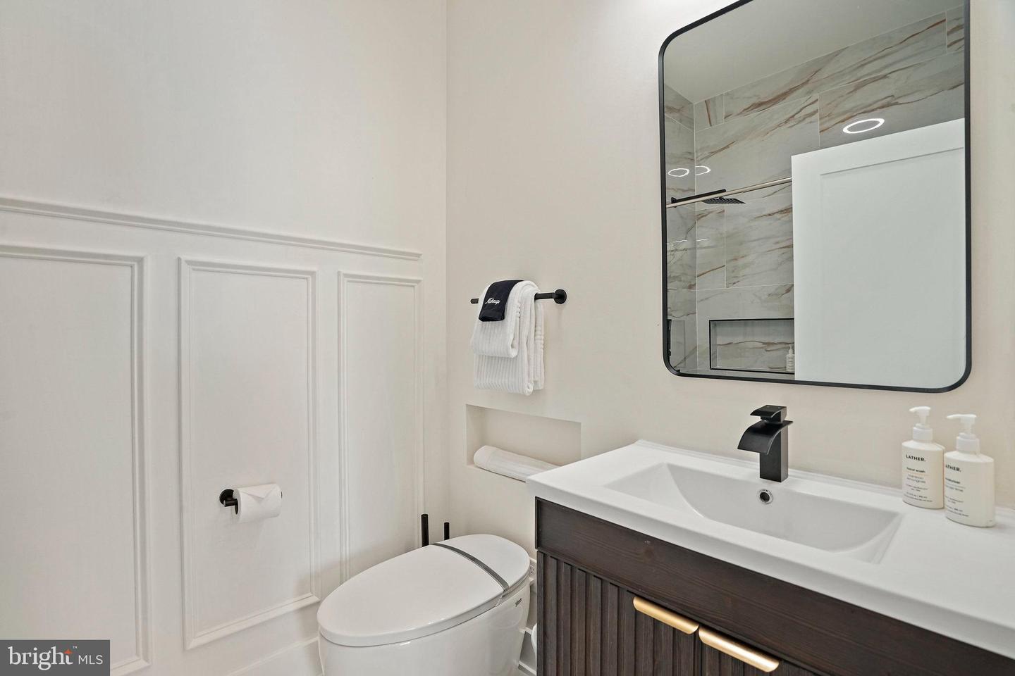 1404 MASSACHUSETTS AVE SE, WASHINGTON, District Of Columbia 20003, 4 Bedrooms Bedrooms, ,4 BathroomsBathrooms,Residential,For sale,1404 MASSACHUSETTS AVE SE,DCDC2222970 MLS # DCDC2222970