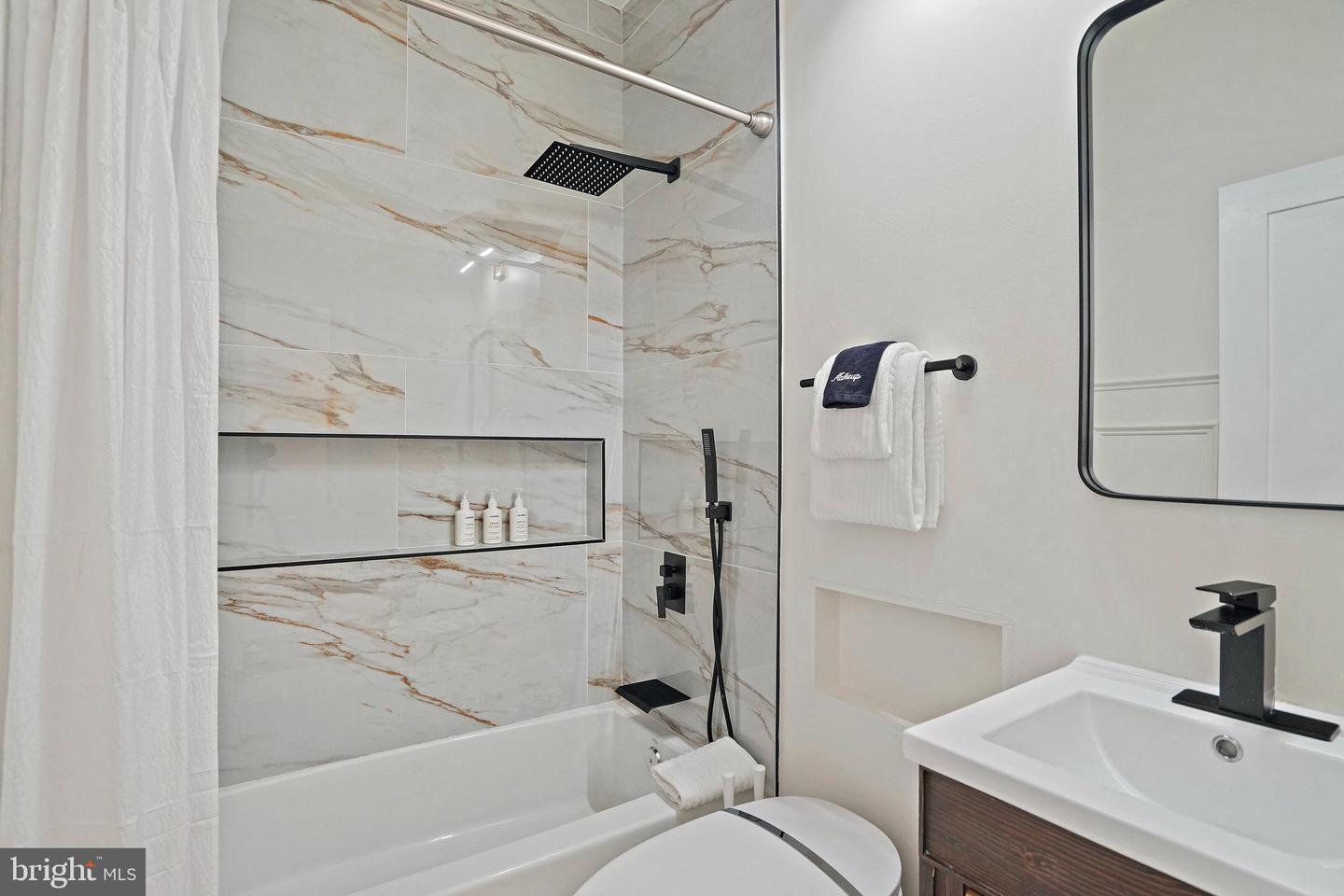 1404 MASSACHUSETTS AVE SE, WASHINGTON, District Of Columbia 20003, 4 Bedrooms Bedrooms, ,4 BathroomsBathrooms,Residential,For sale,1404 MASSACHUSETTS AVE SE,DCDC2222970 MLS # DCDC2222970