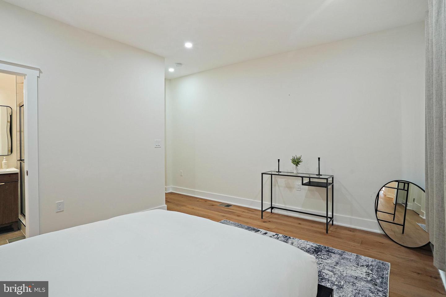 1404 MASSACHUSETTS AVE SE, WASHINGTON, District Of Columbia 20003, 4 Bedrooms Bedrooms, ,4 BathroomsBathrooms,Residential,For sale,1404 MASSACHUSETTS AVE SE,DCDC2222970 MLS # DCDC2222970