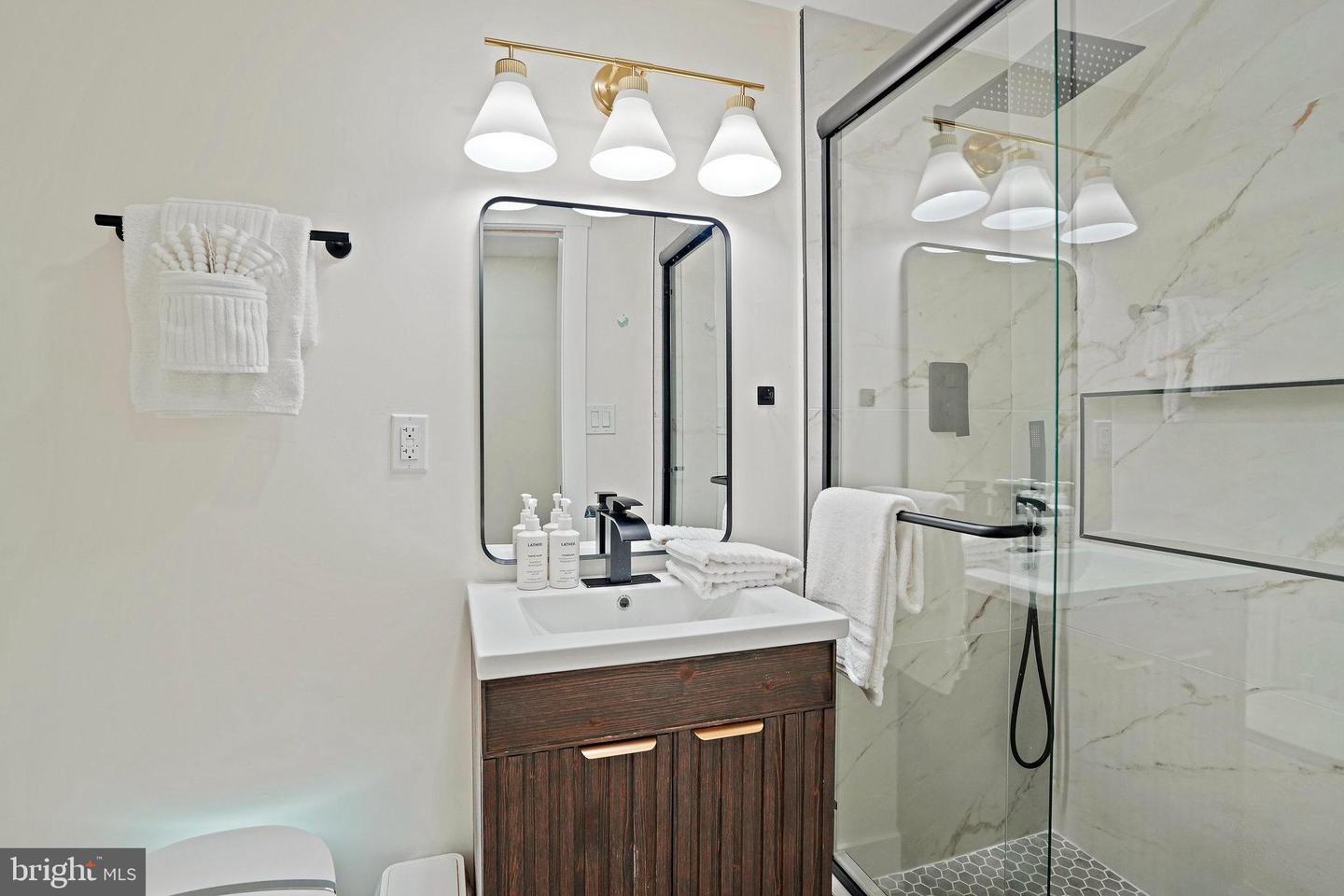 1404 MASSACHUSETTS AVE SE, WASHINGTON, District Of Columbia 20003, 4 Bedrooms Bedrooms, ,4 BathroomsBathrooms,Residential,For sale,1404 MASSACHUSETTS AVE SE,DCDC2222970 MLS # DCDC2222970