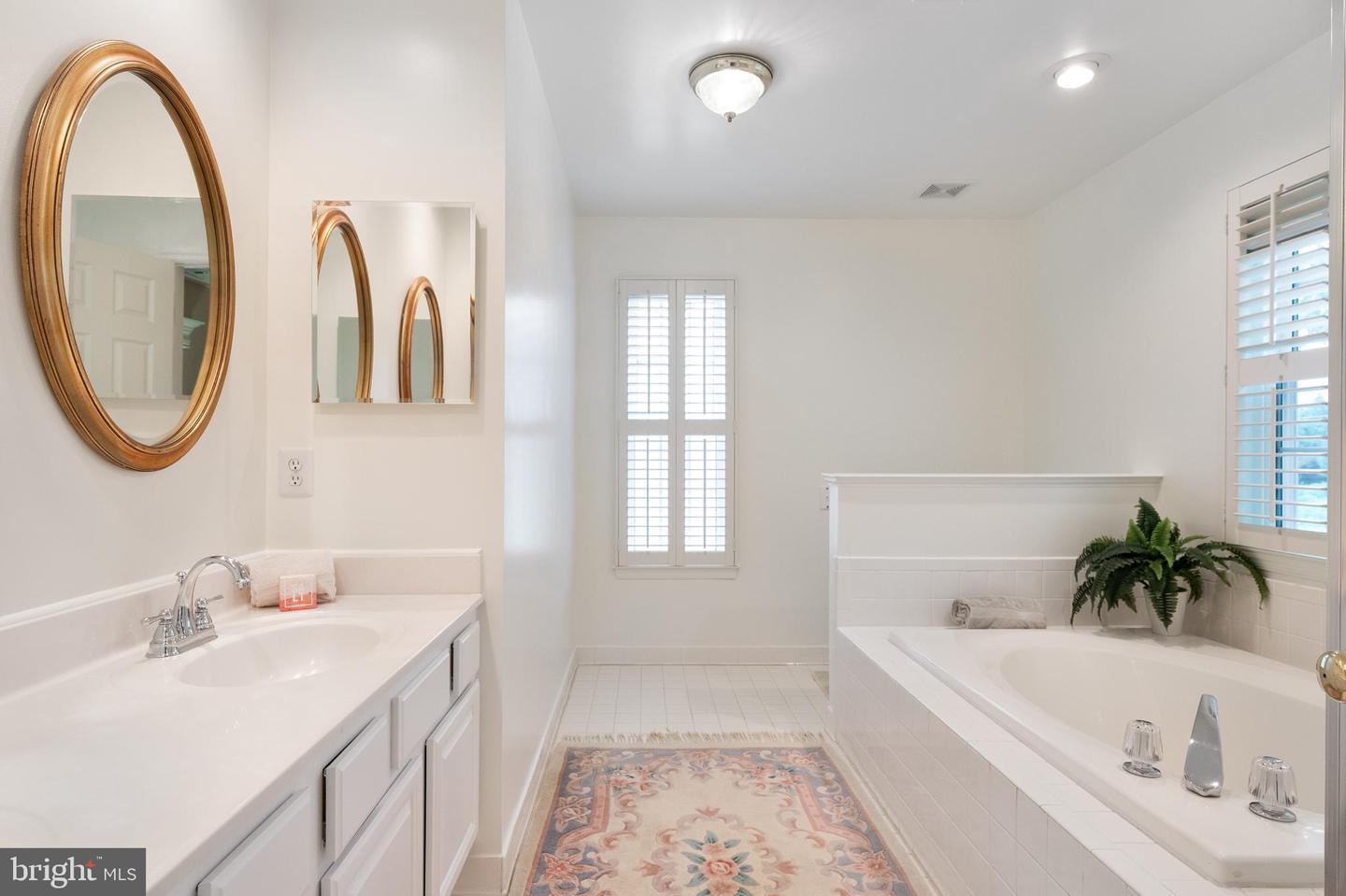 5422 CASTLE BAR LN, ALEXANDRIA, Virginia 22315, 5 Bedrooms Bedrooms, 14 Rooms Rooms,3 BathroomsBathrooms,Residential,For sale,5422 CASTLE BAR LN,VAFX2229682 MLS # VAFX2229682