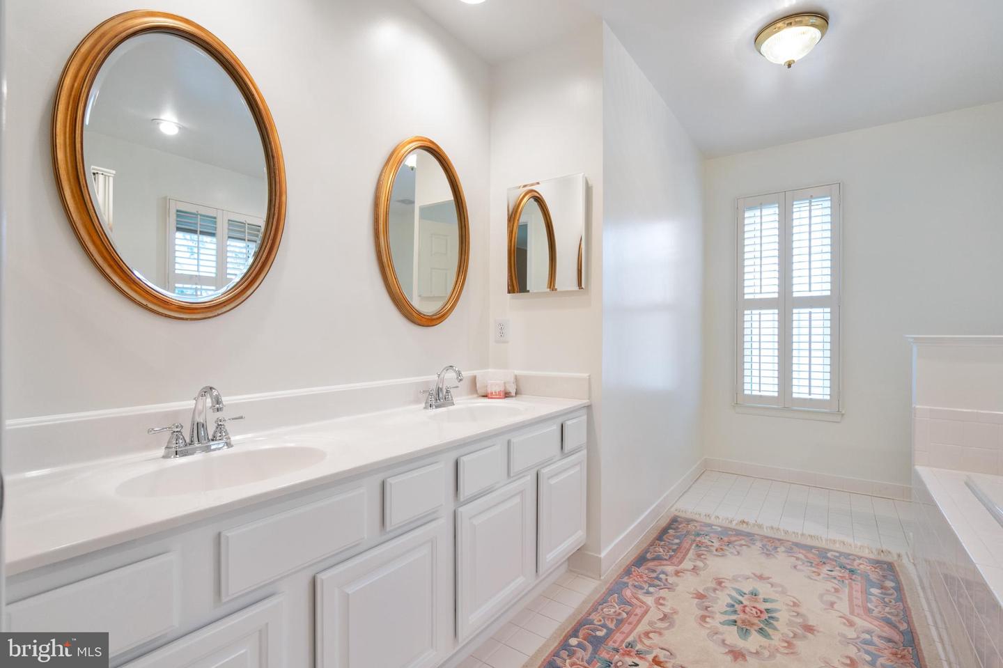 5422 CASTLE BAR LN, ALEXANDRIA, Virginia 22315, 5 Bedrooms Bedrooms, 14 Rooms Rooms,3 BathroomsBathrooms,Residential,For sale,5422 CASTLE BAR LN,VAFX2229682 MLS # VAFX2229682