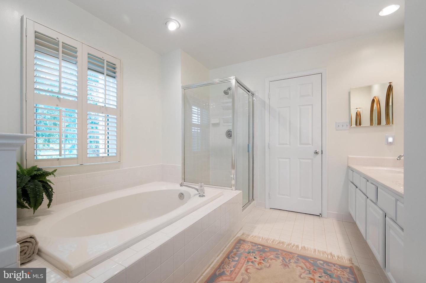 5422 CASTLE BAR LN, ALEXANDRIA, Virginia 22315, 5 Bedrooms Bedrooms, 14 Rooms Rooms,3 BathroomsBathrooms,Residential,For sale,5422 CASTLE BAR LN,VAFX2229682 MLS # VAFX2229682