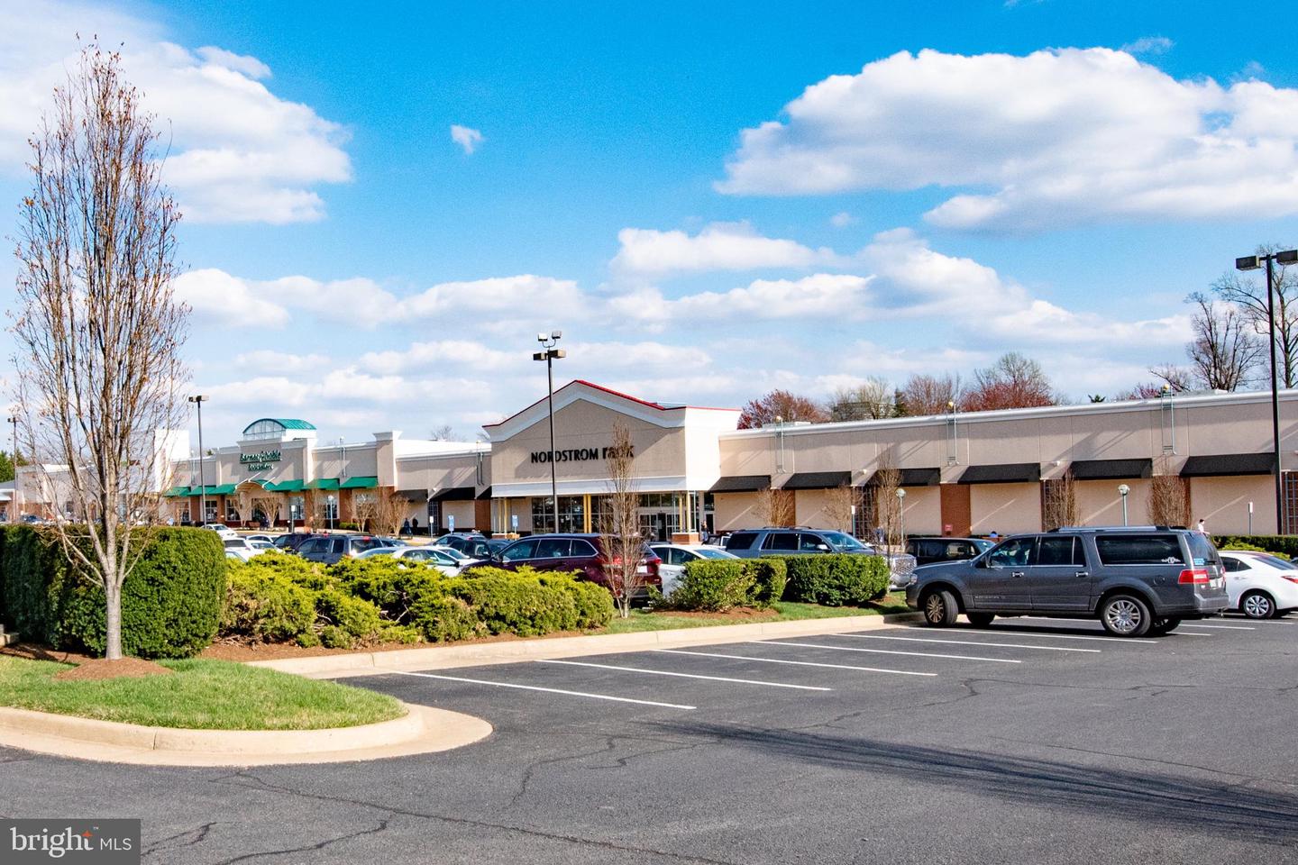 5422 CASTLE BAR LN, ALEXANDRIA, Virginia 22315, 5 Bedrooms Bedrooms, 14 Rooms Rooms,3 BathroomsBathrooms,Residential,For sale,5422 CASTLE BAR LN,VAFX2229682 MLS # VAFX2229682